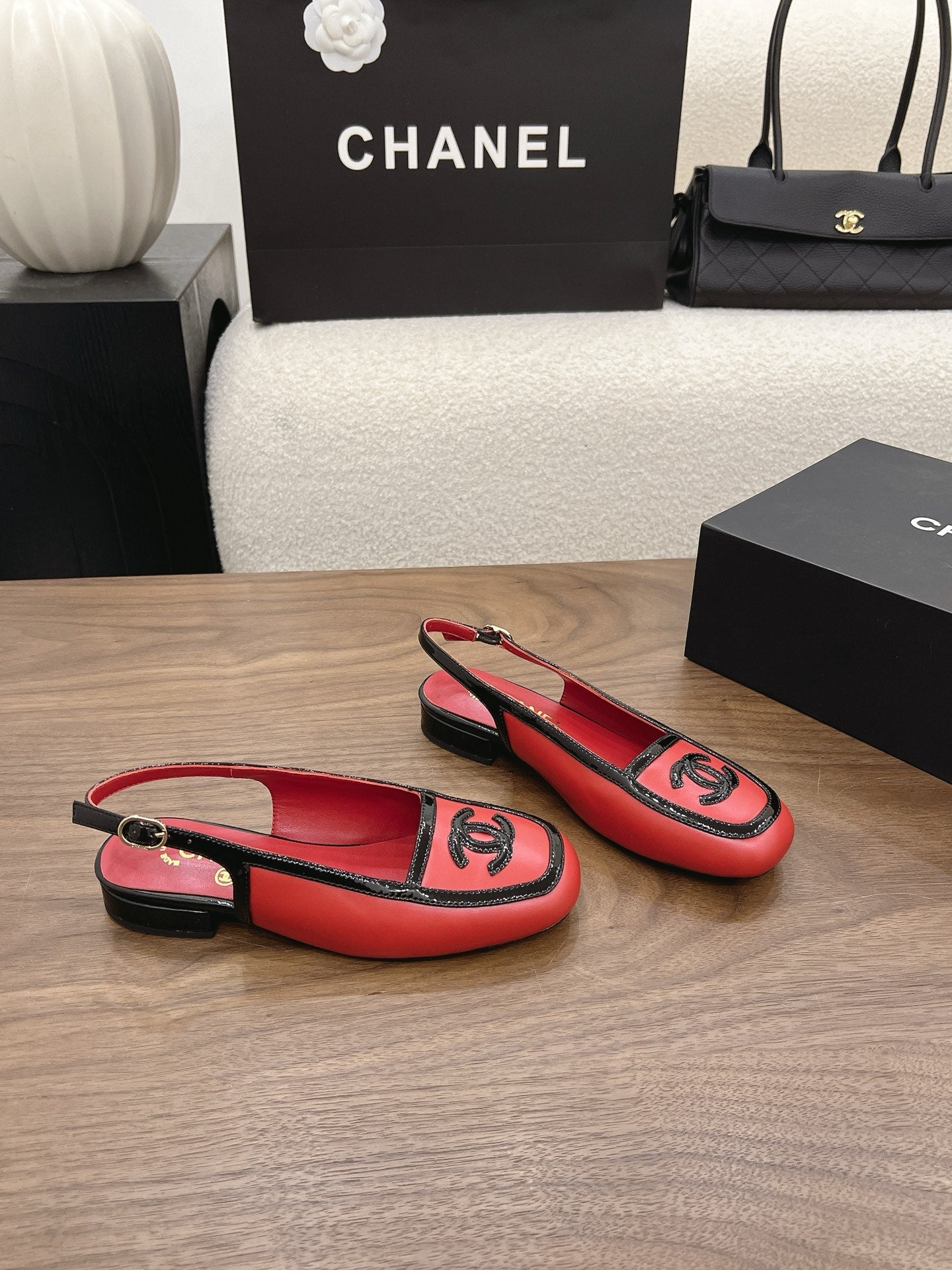 CC 26s Slingback Black Red Lambskin Patent Leather 915319