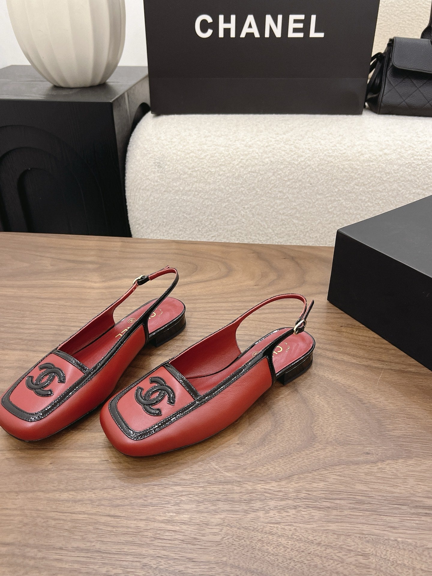 CC 26s Slingback Black Burgundy Lambskin Patent Leather 915320