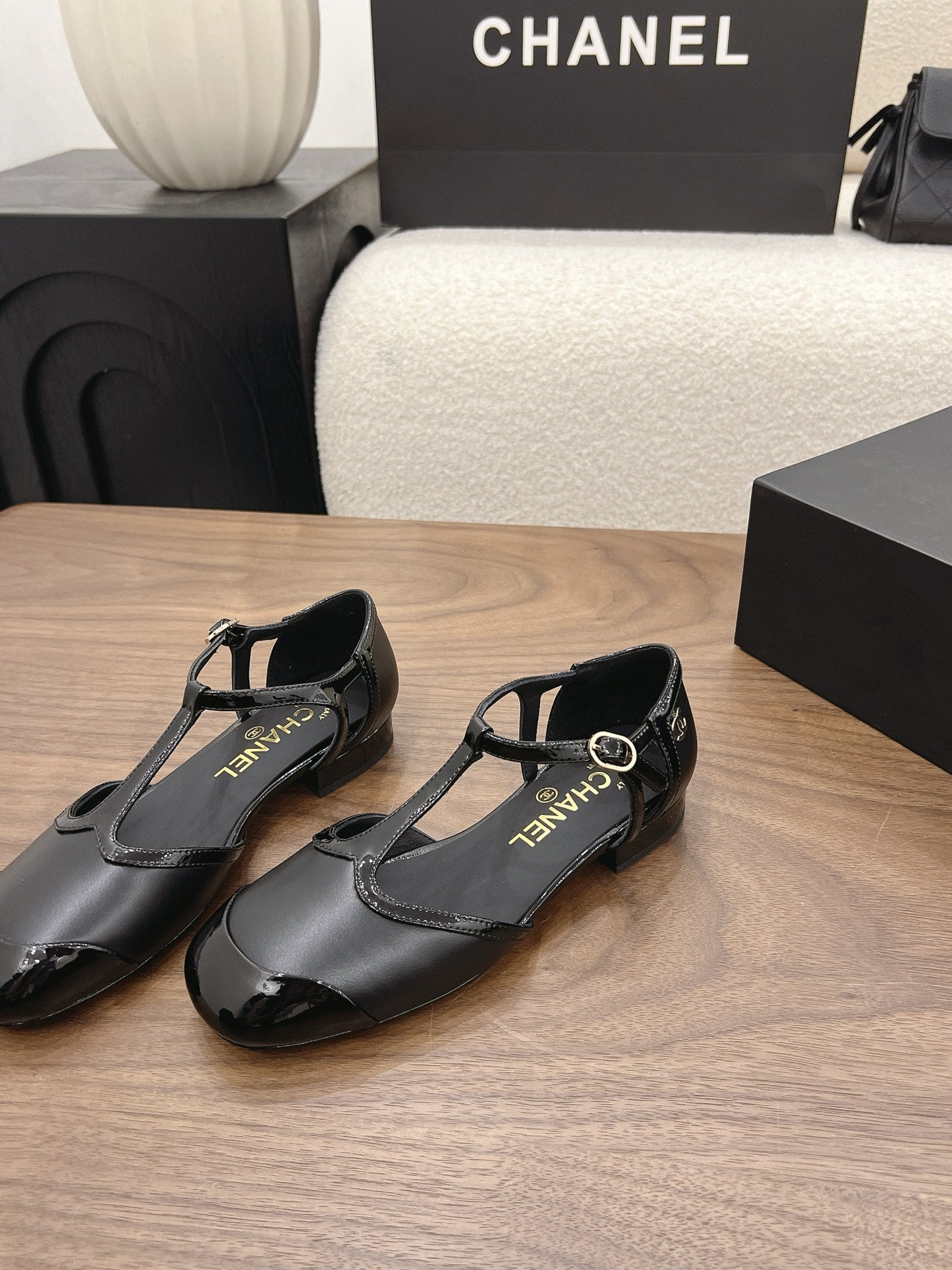 CC 26s Mary Jane Black Lambskin Patent Leather 915327