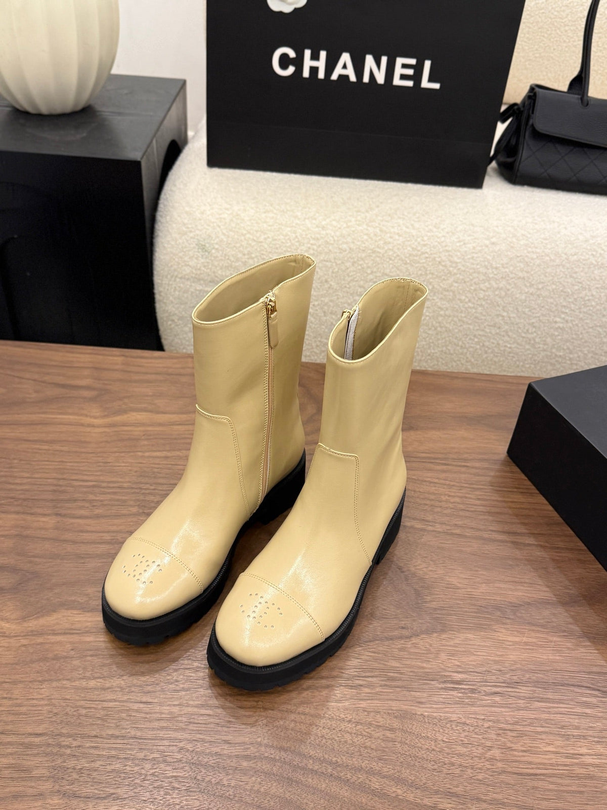 CC 26B Mid-Calf Boots 4.5cm Beige Leather 122438