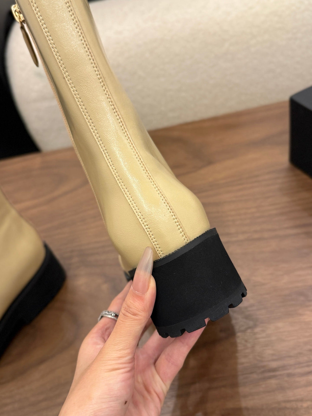 CC 26B Mid-Calf Boots 4.5cm Beige Leather 122438