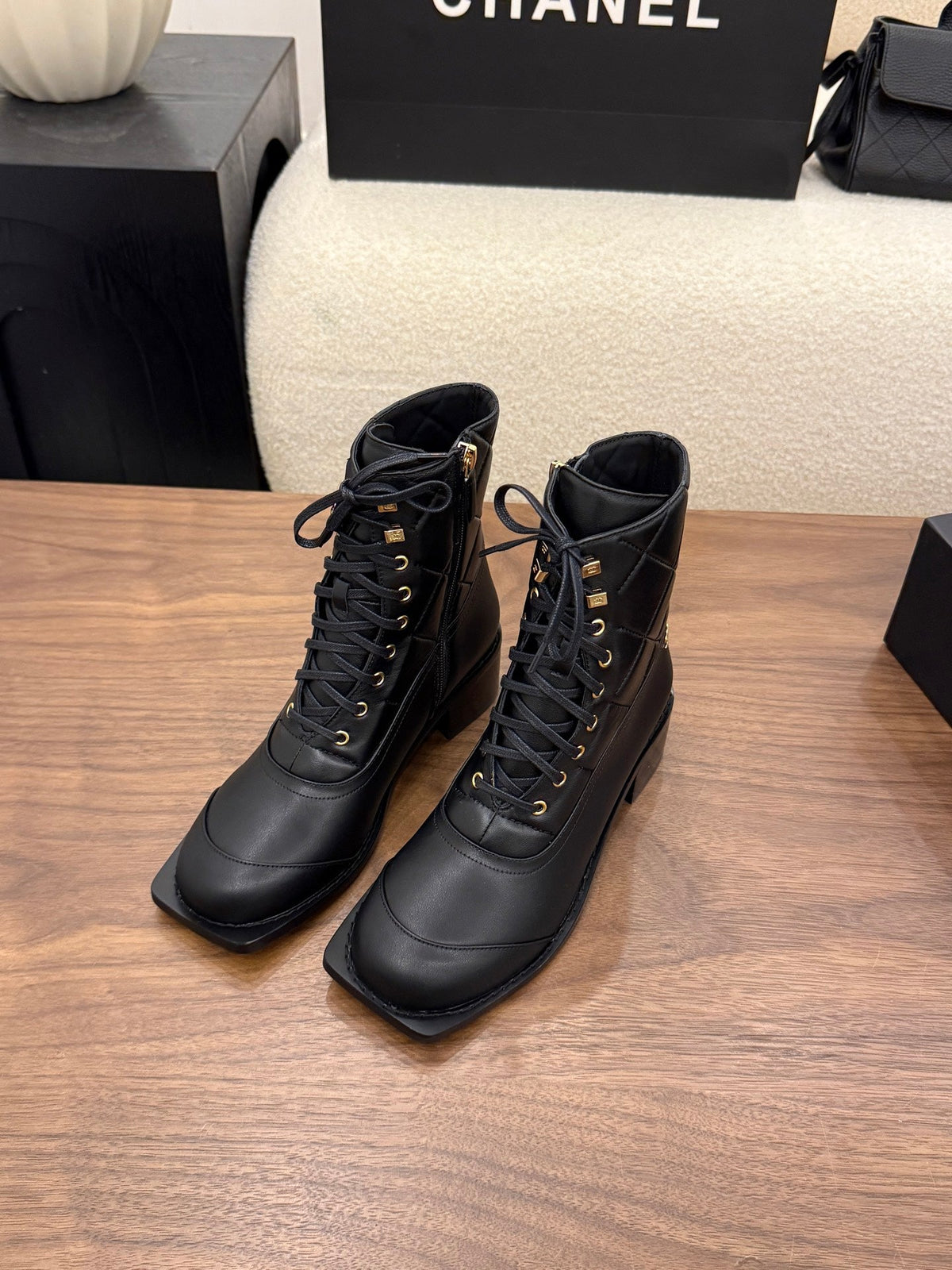 CC 26B Lace-Up Boots 4.5cm Black Quilted Leather 122446