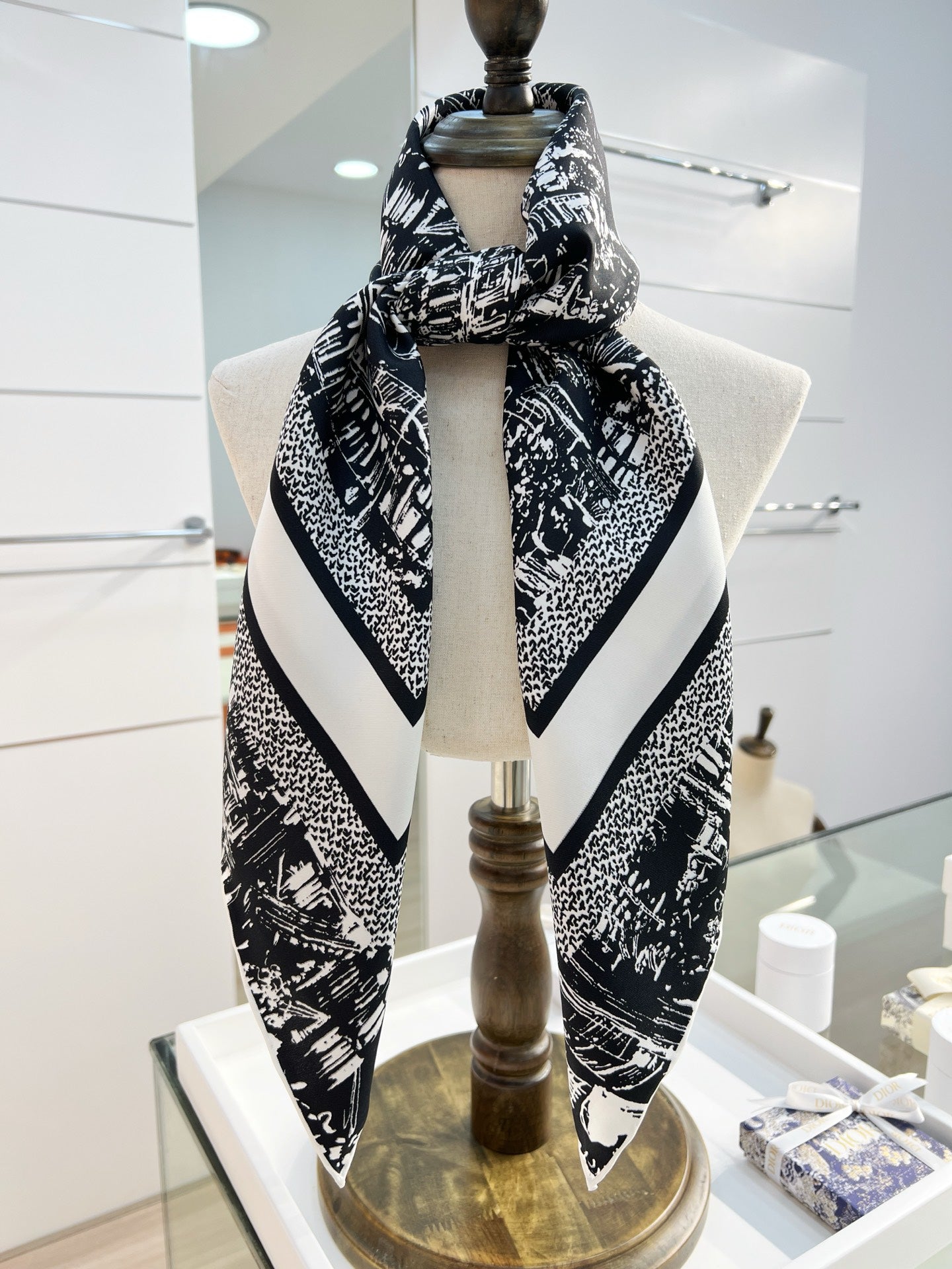 Dior 26s Scarf 90cm In Silk 198372