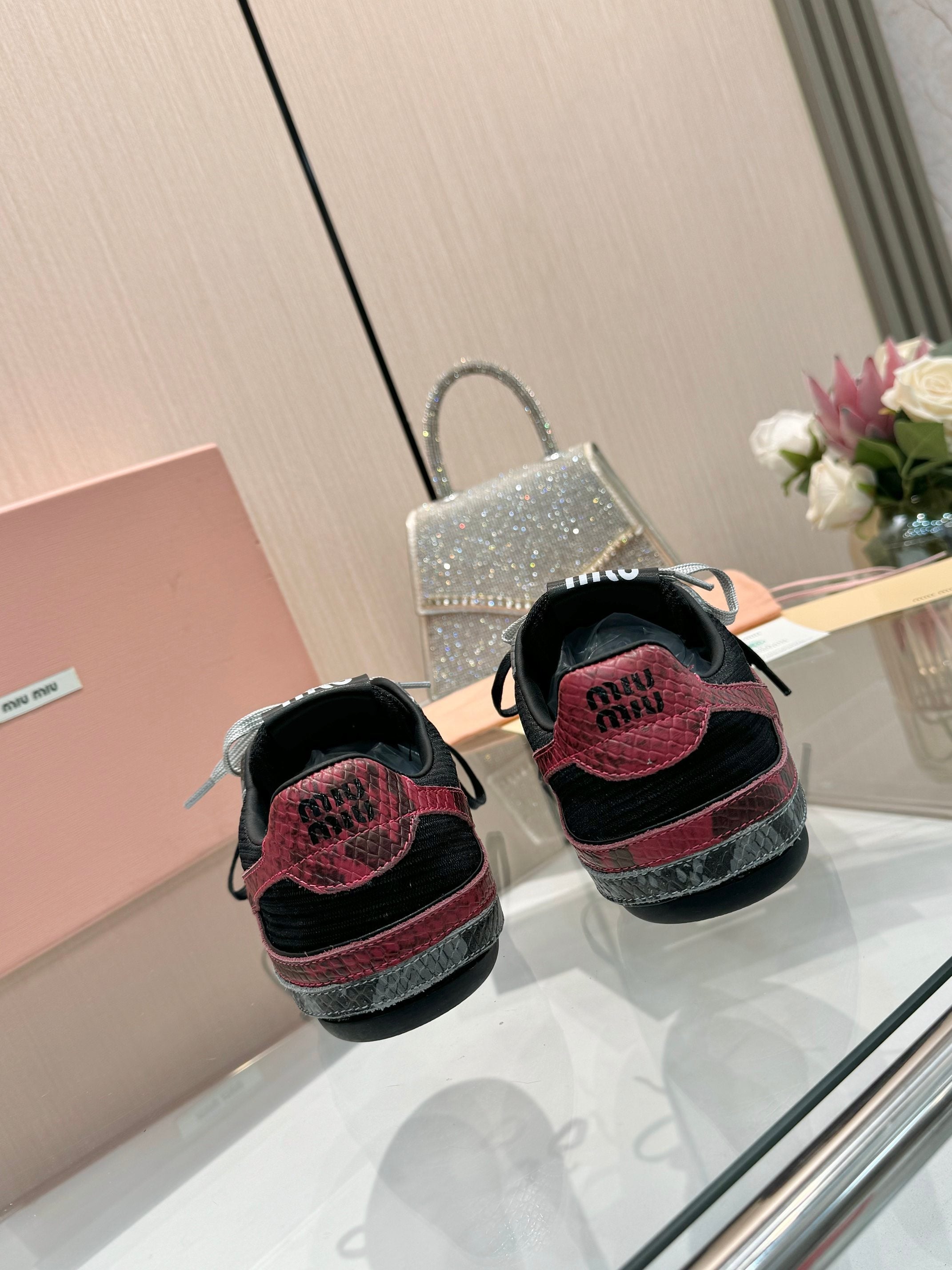 Miu 26SS Gymnasium Sneaker Black Slate Grey Python-print Sheepskin 655767