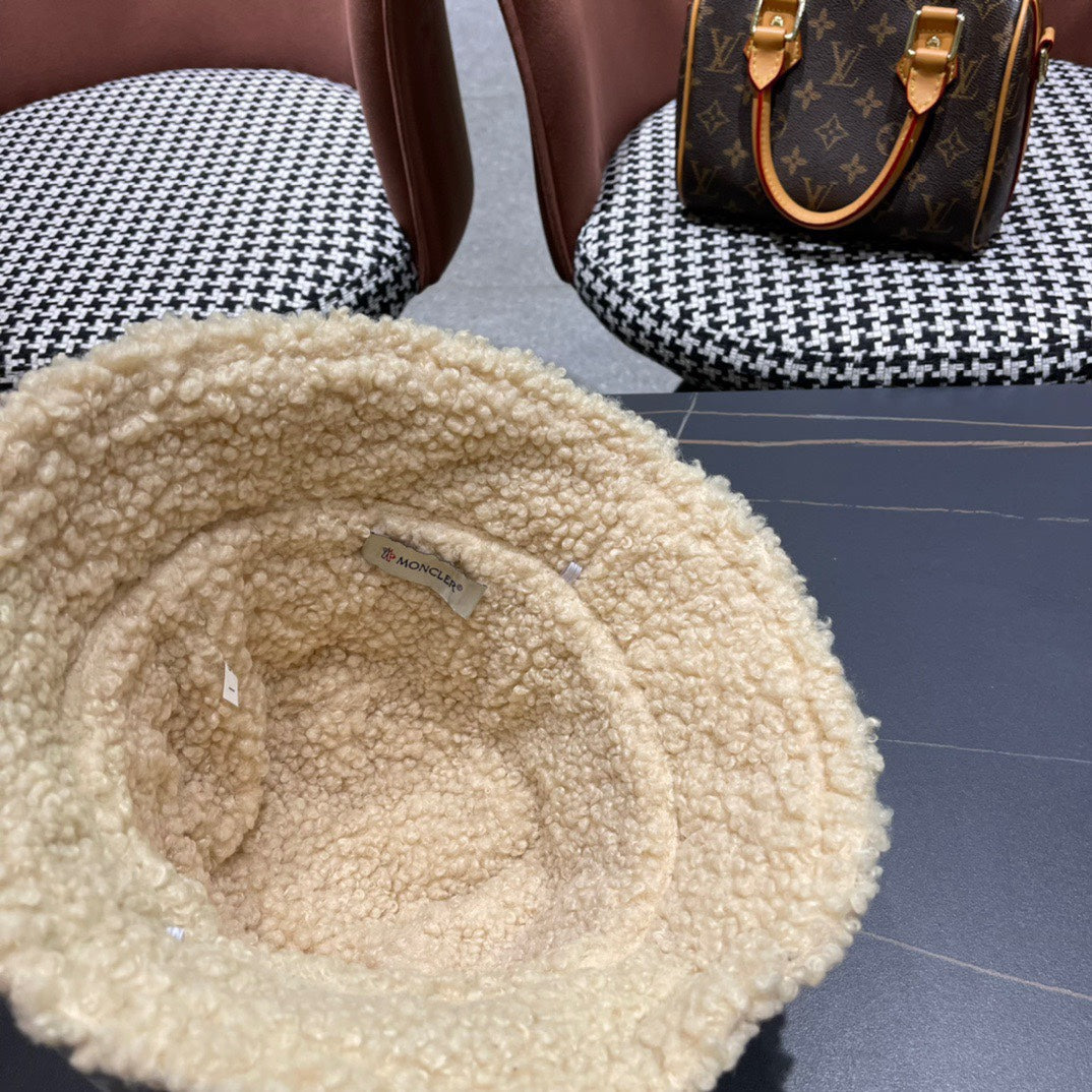 REVERSIBLE NAPPA & SHEARLING BUCKET HAT TAN BEIGE 436509