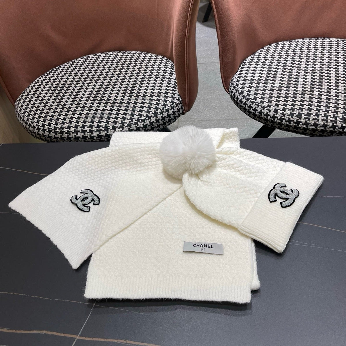 CC Hat Scarf Set White Cable Knit Fur 481804