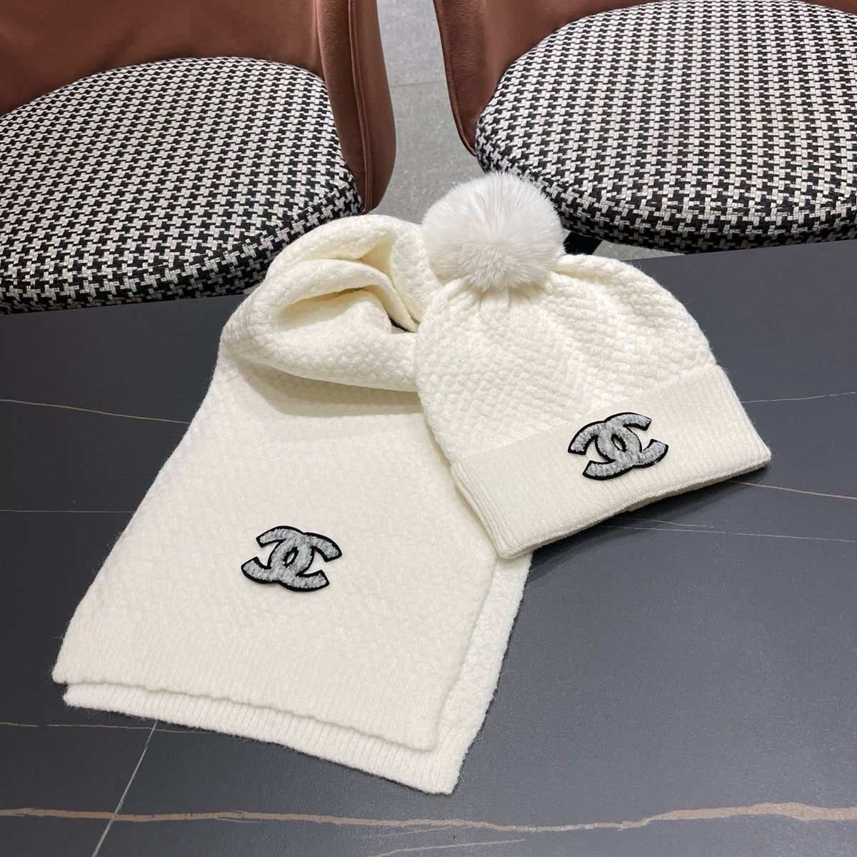 CC Hat Scarf Set White Cable Knit Fur 481804
