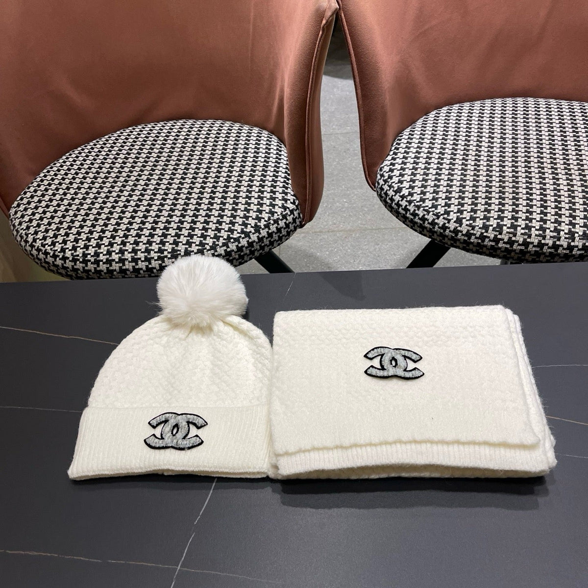CC Hat Scarf Set White Cable Knit Fur 481804
