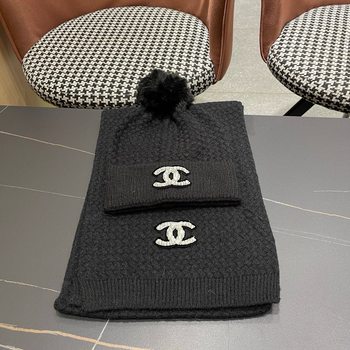 CC Hat Scarf Set Black Cable Knit Fur 481805