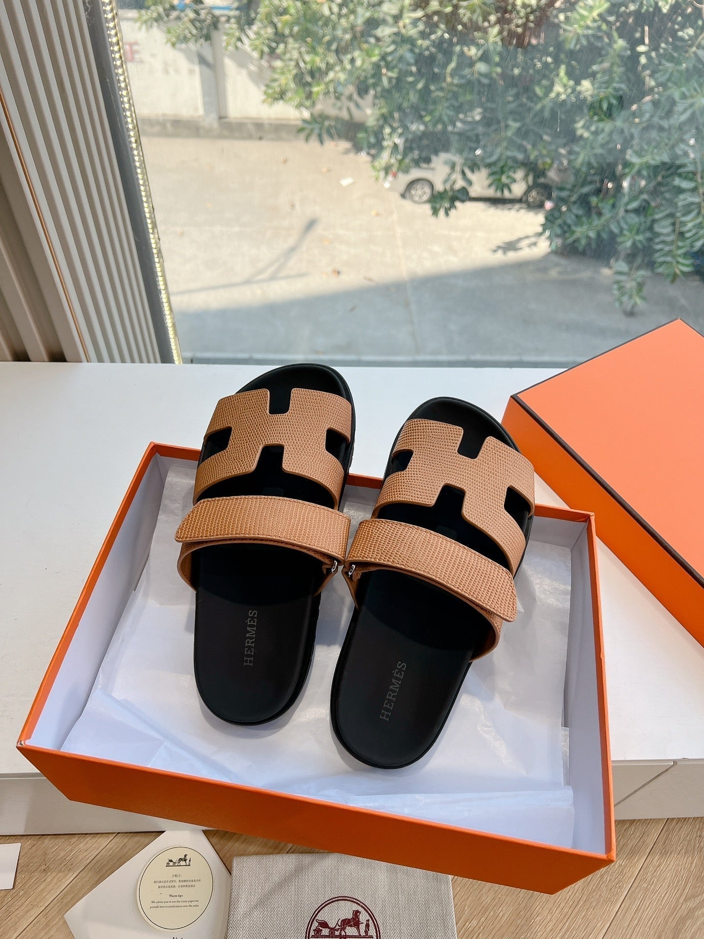 HM Chypre Sandal Brownie Brown Grained Calfskin 202799