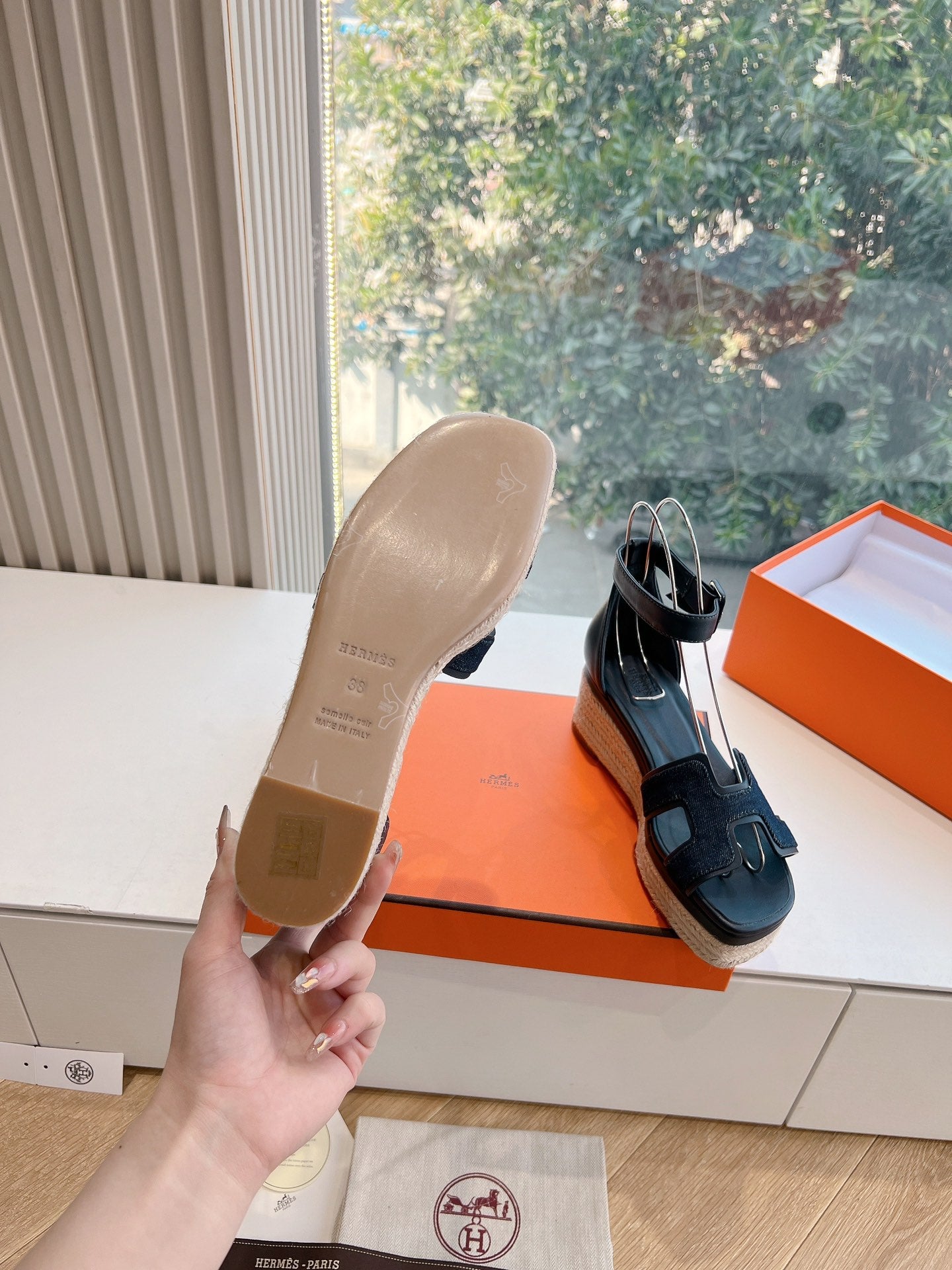 ELDA ESPADRILLE IN MIDNIGHT BLUE FABRIC AND BLACK CALFSKIN