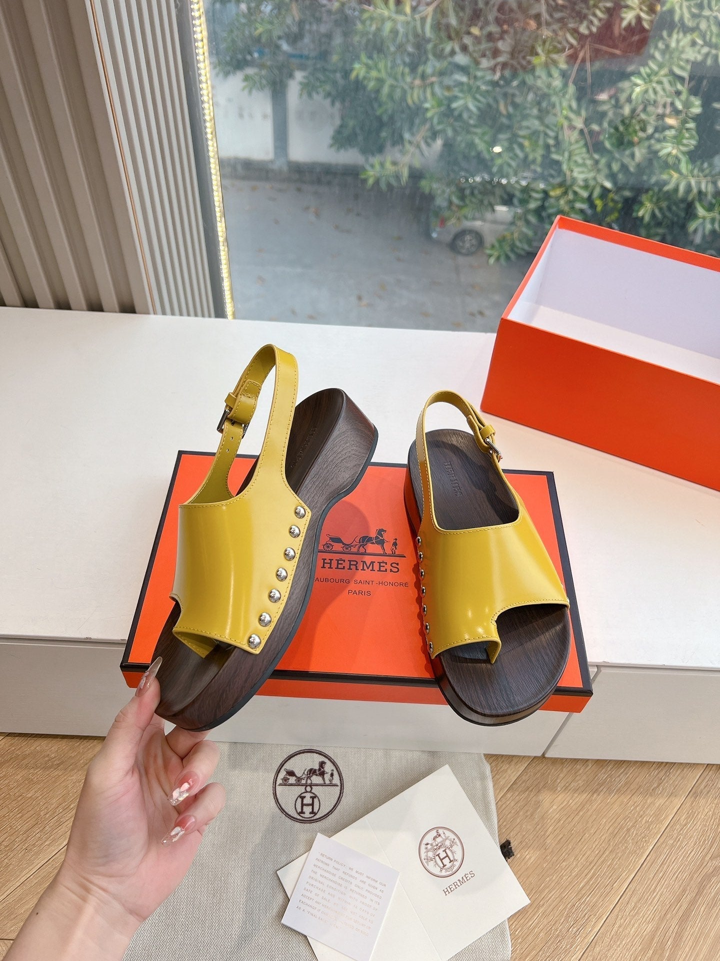 HM Flat Sandal In Corn Yellow Calfskin