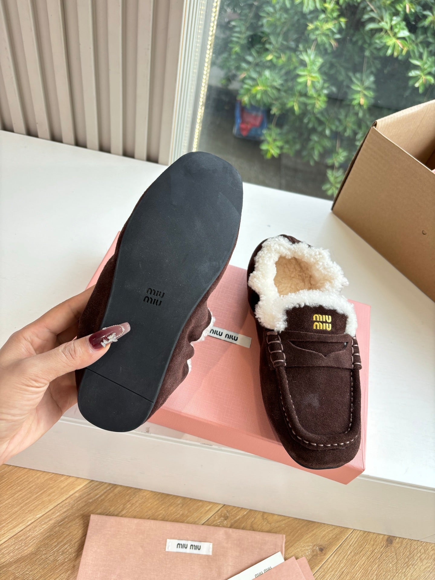 Miu 26s Ruches Loafers Dark Brown Suede Shearling 994149