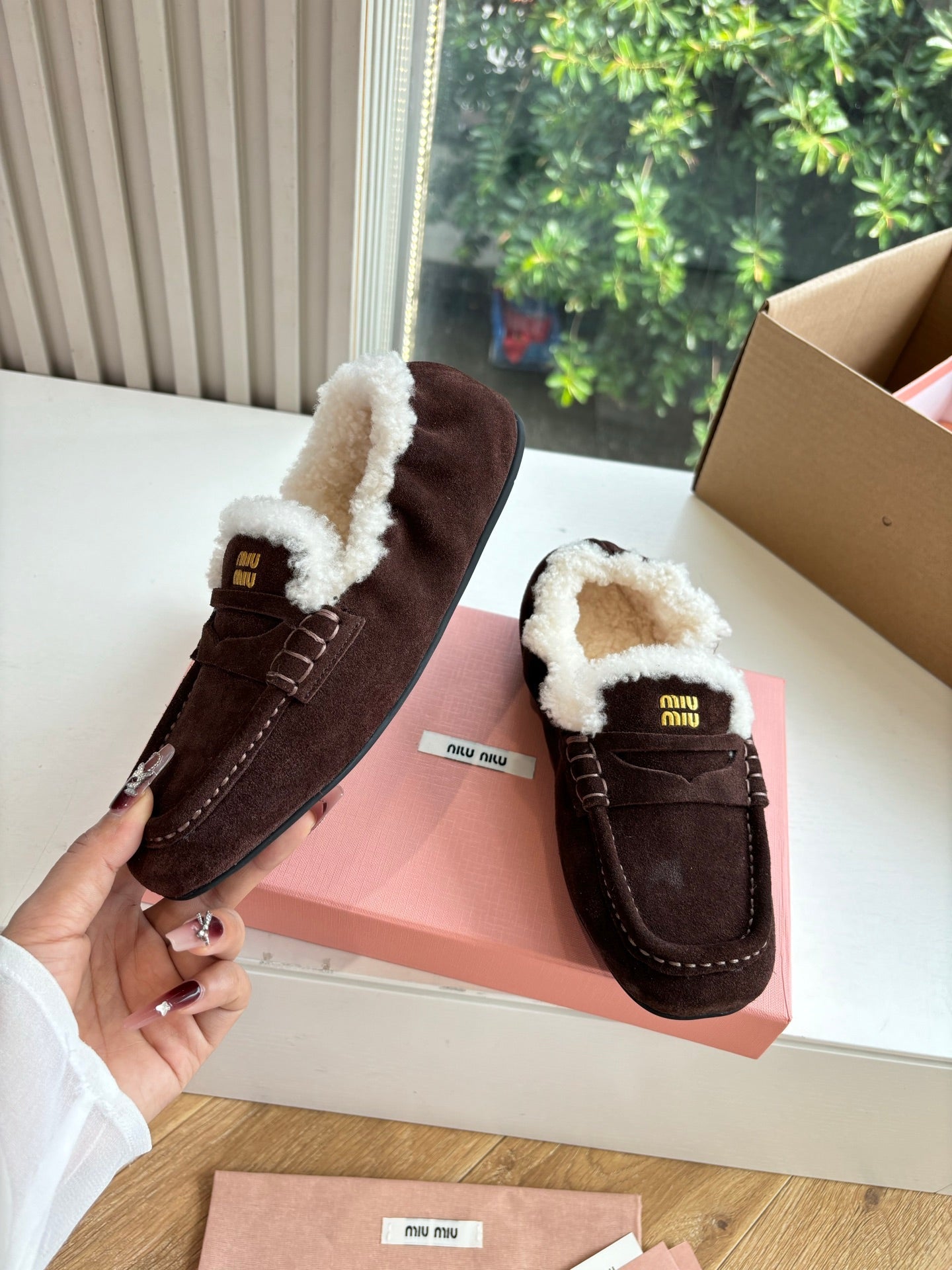 Miu 26s Ruches Loafers Dark Brown Suede Shearling 994149