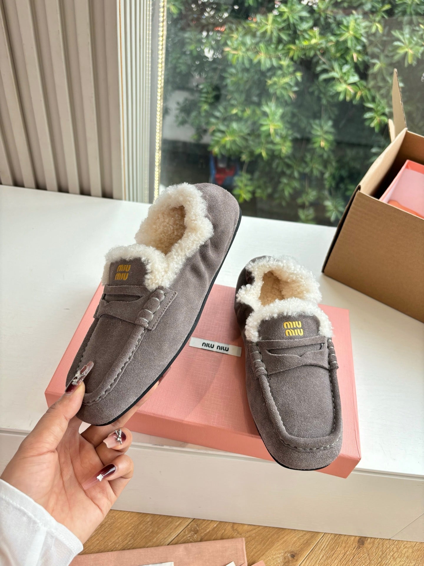 Miu 26s Ruches Loafers Grey Suede Shearling 994148