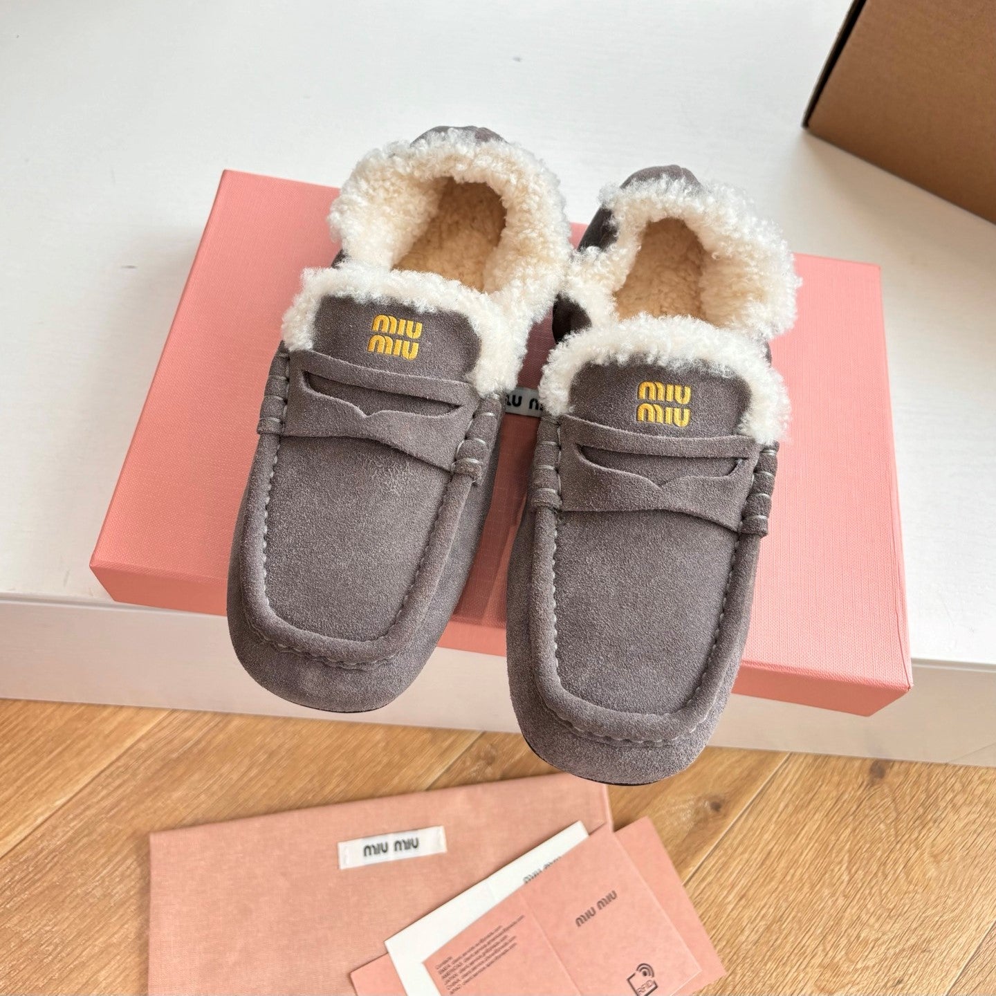 Miu 26s Ruches Loafers Grey Suede Shearling 994148