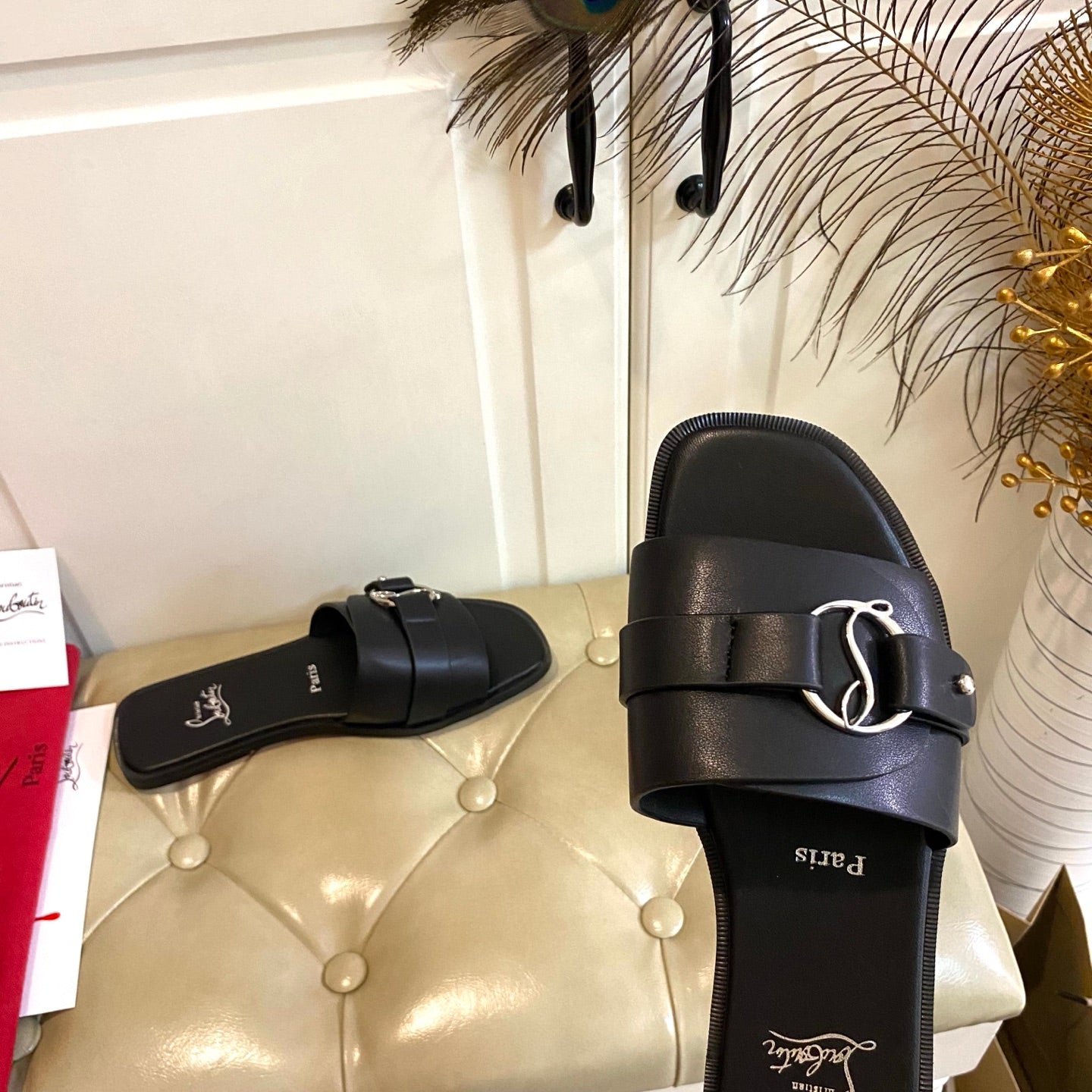 CL 26s Flat Sandal Black Leather 687810