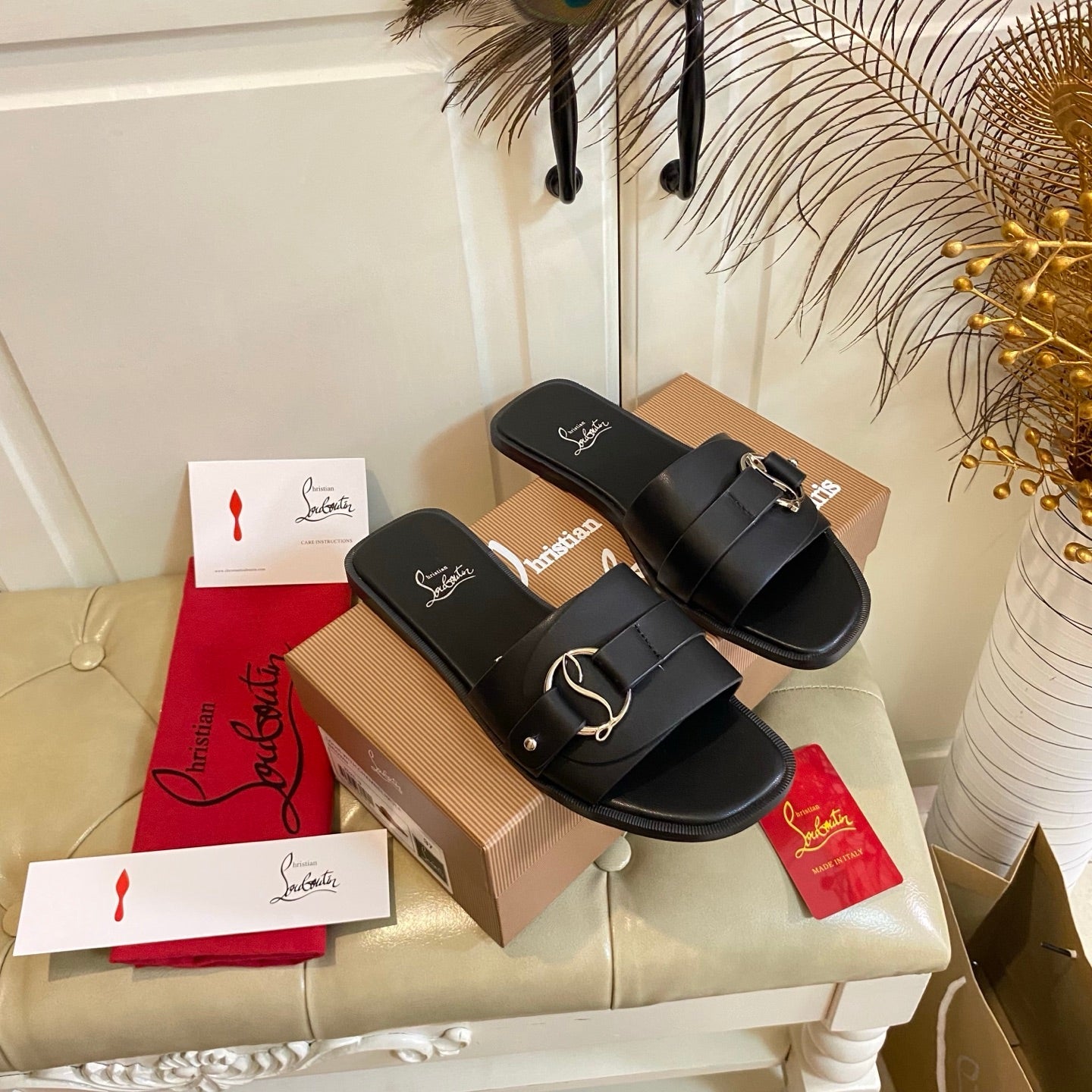 CL 26s Flat Sandal Black Leather 687810