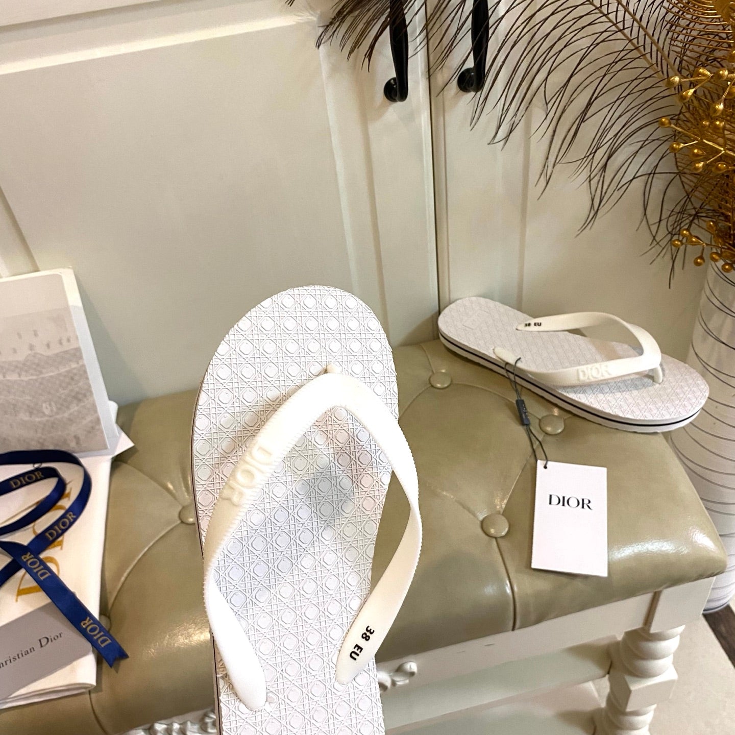 CD Thong Sandal White Rubber 687624