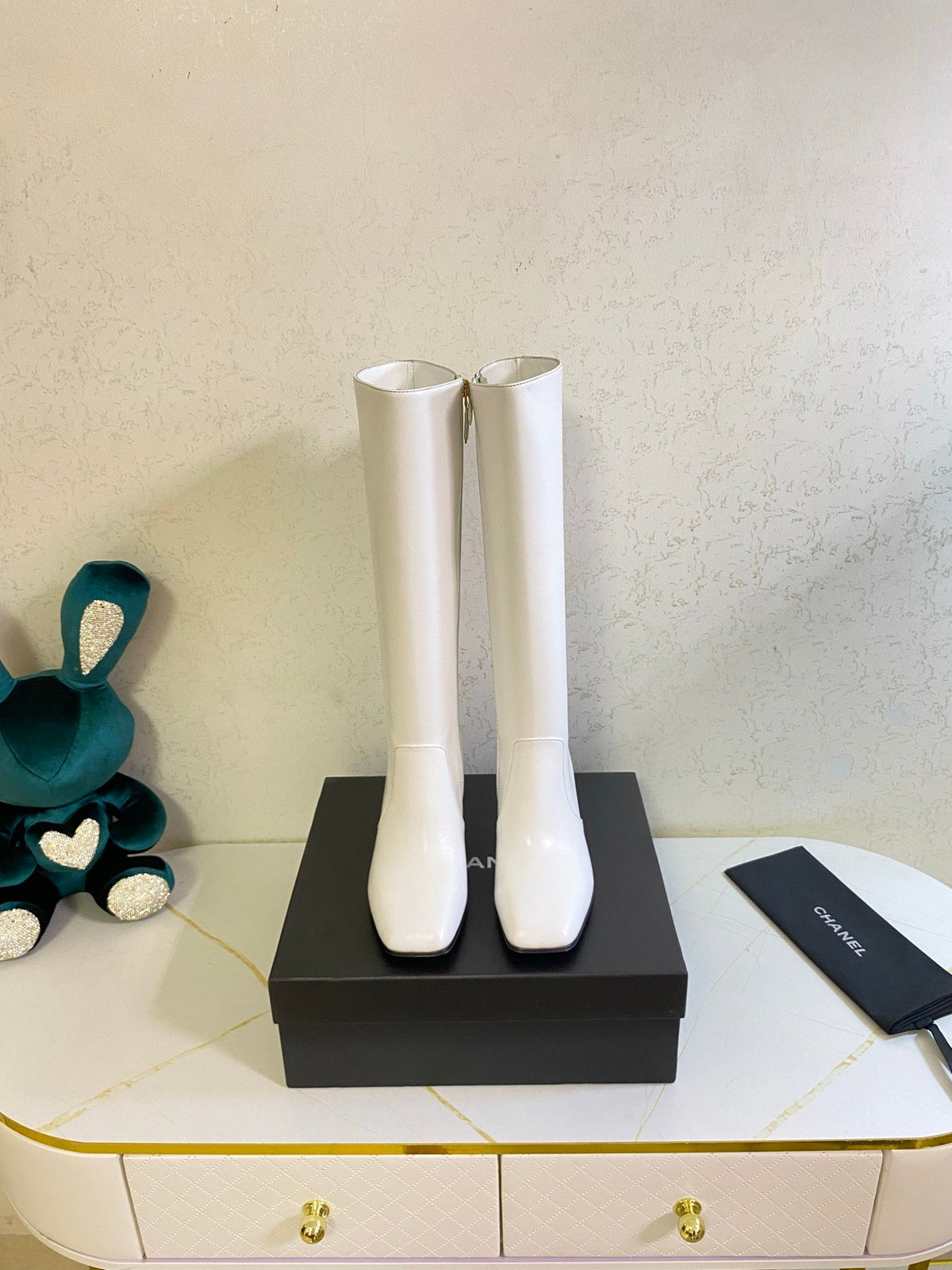 CC 26s High Boots 7.5cm Knee High Boots White Calfskin 126169