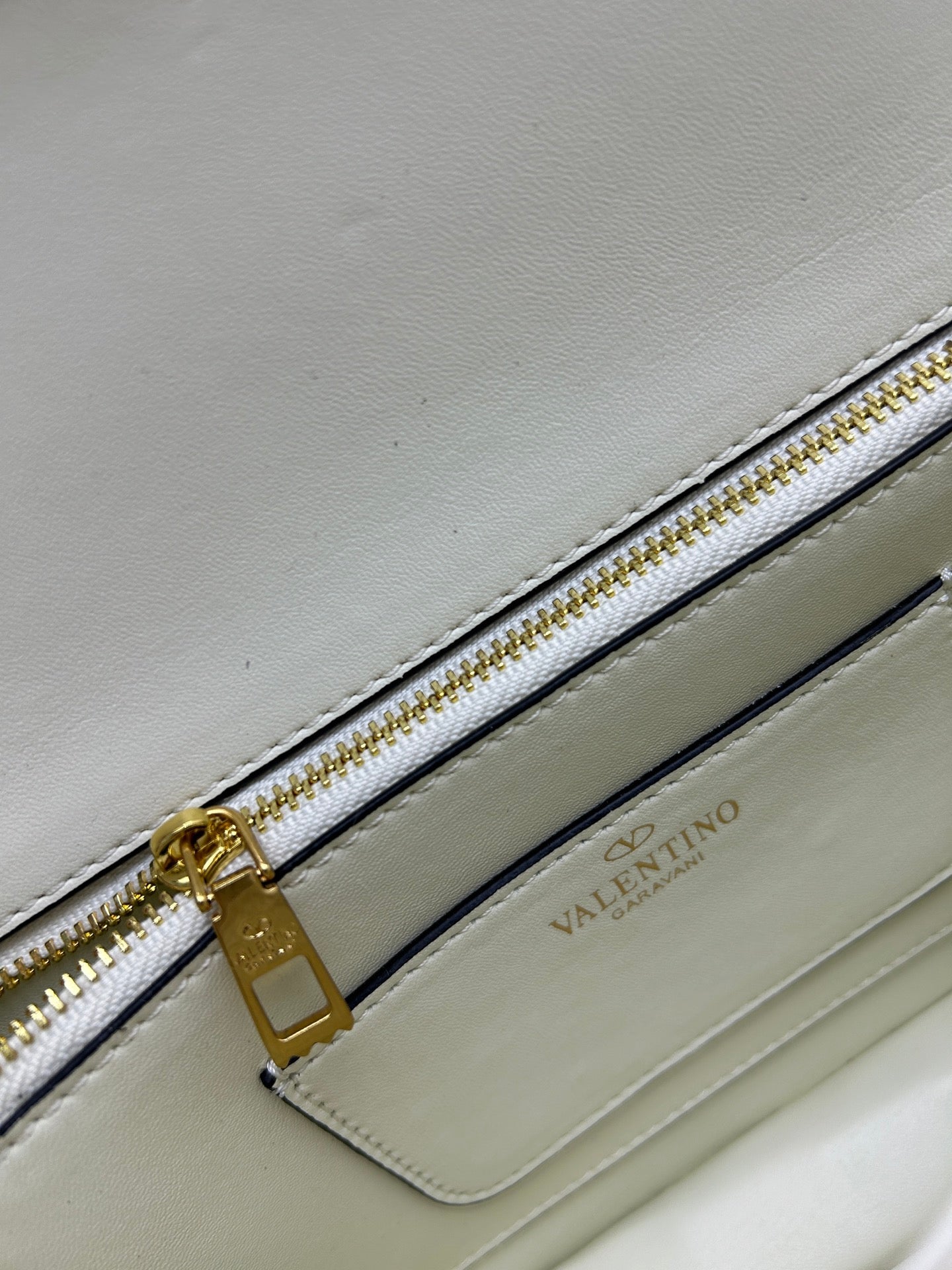 Valentino Vain Shoulder Bag White Embossed Leather Pattern