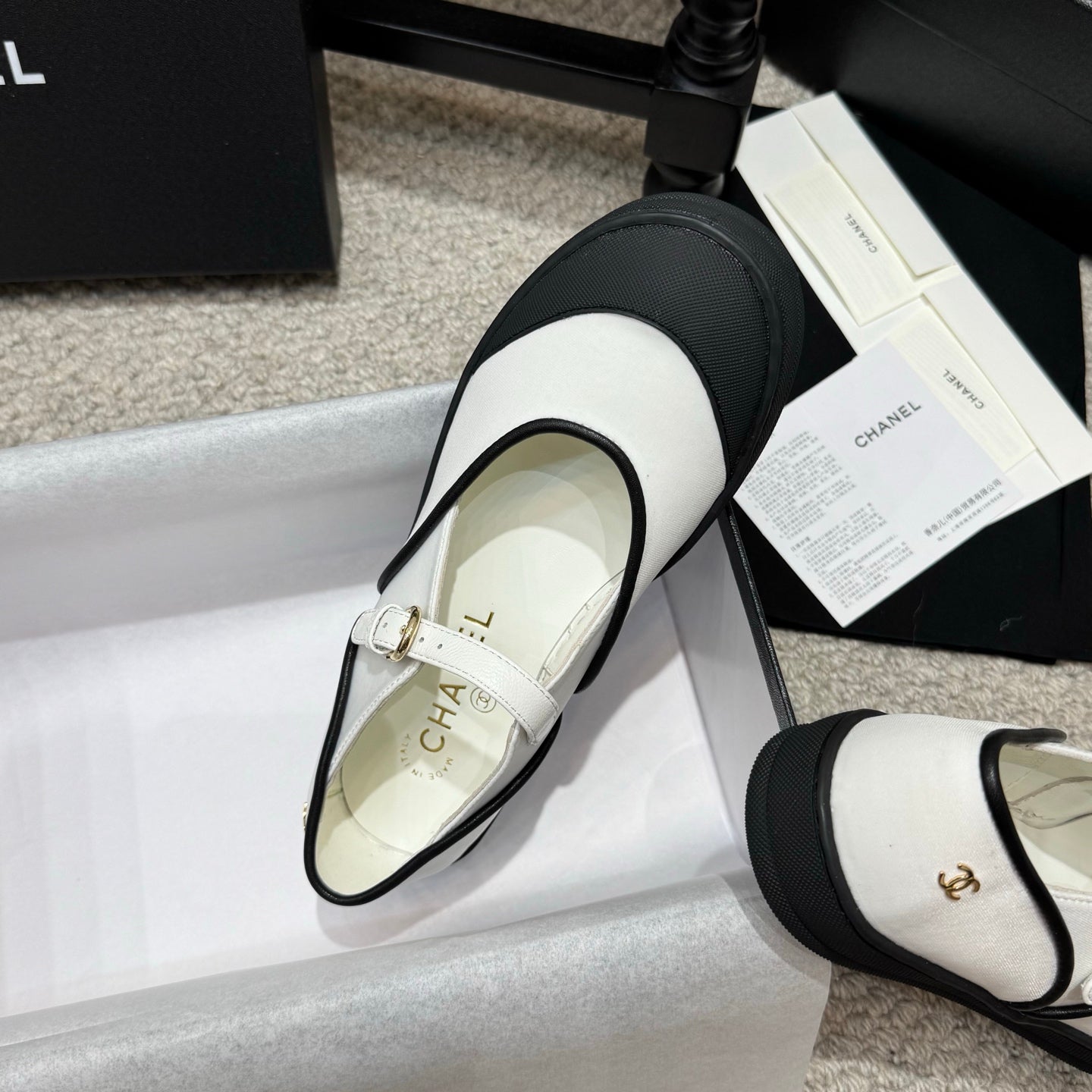 CC 26s Coco Beach Mary Janes Black White Fibers Rubber 767079