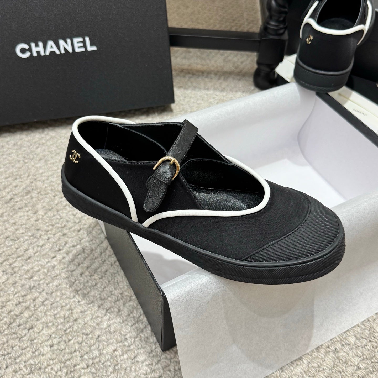 CC 26s Coco Beach Mary Janes Black Fibers Rubber 767080
