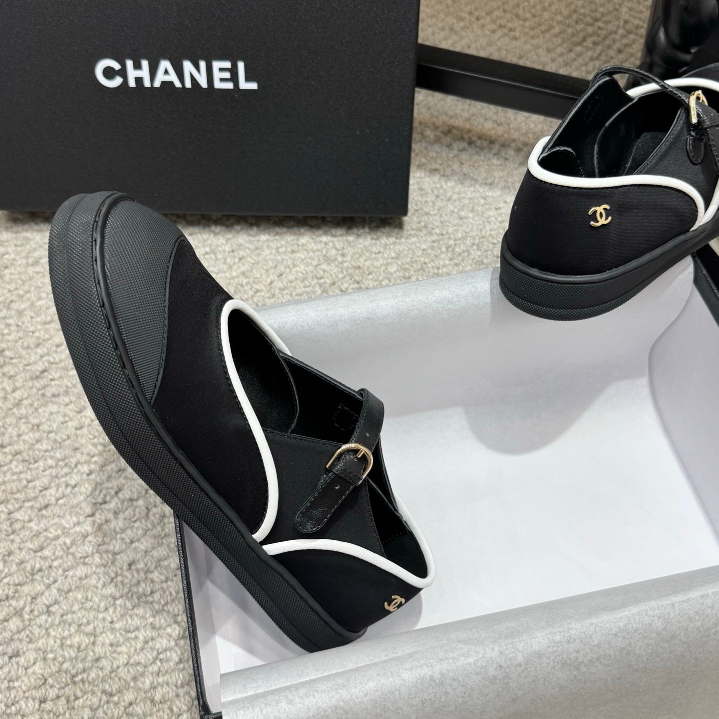 CC 26s Coco Beach Mary Janes Black Fibers Rubber 767080