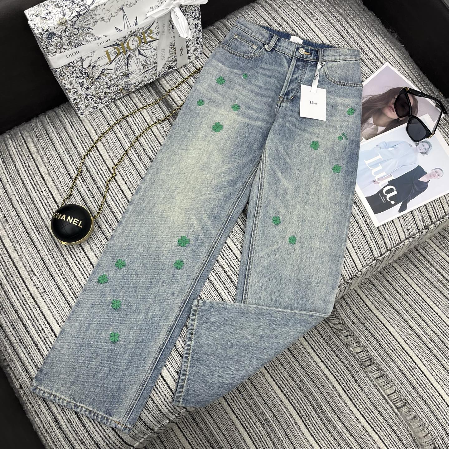 CD 26s Embroidered Flower Straight-Leg Jeans 344169