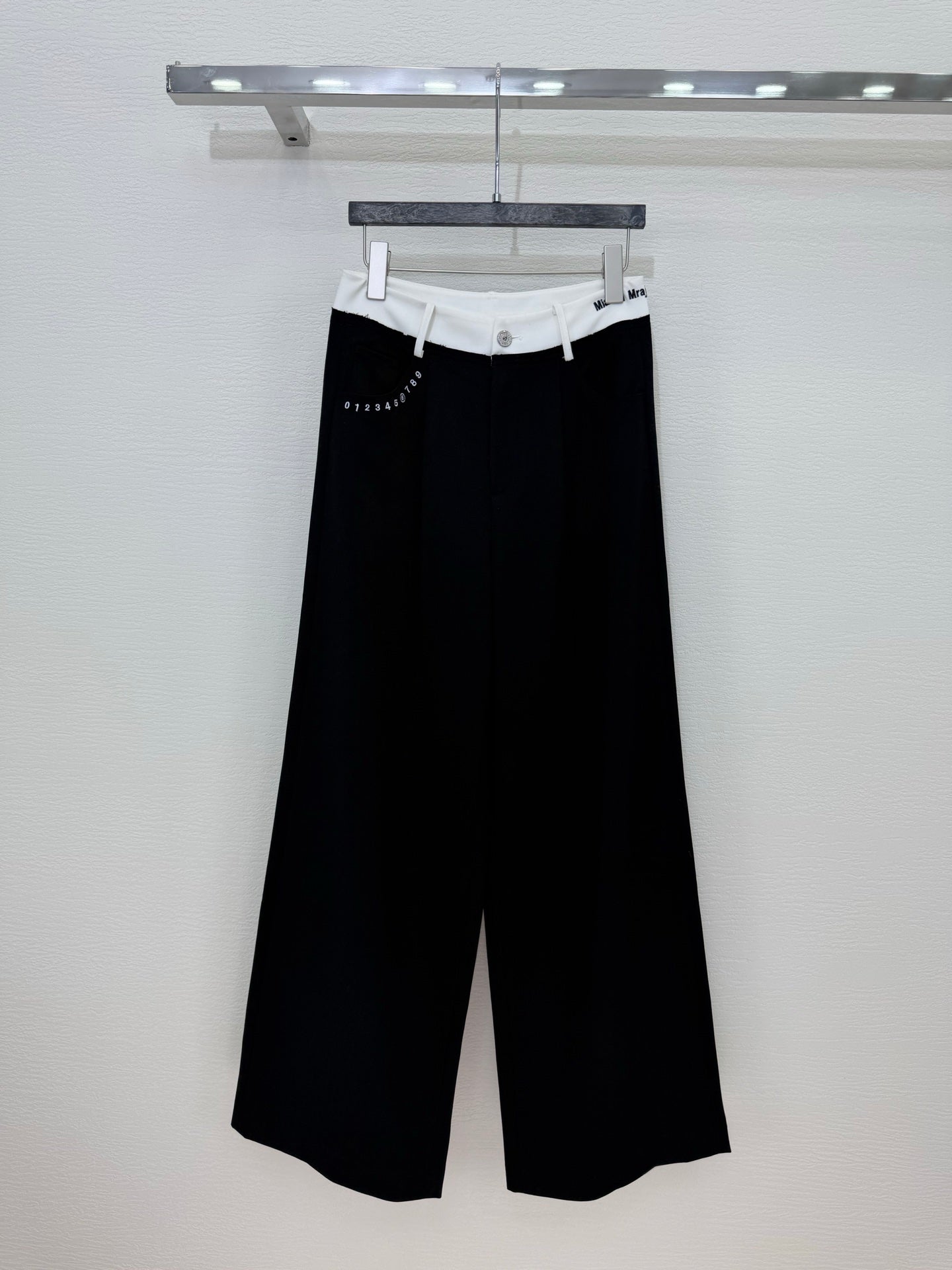 MM6 Curved Blade Cargo Pants Black Cotton 387963