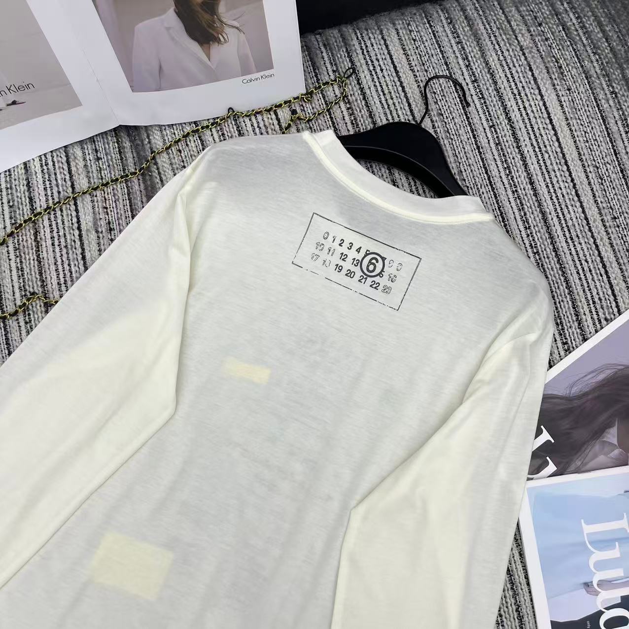 MM6 Letter Print Crew Neck Long Sleeve T-Shirt White Cotton 387966