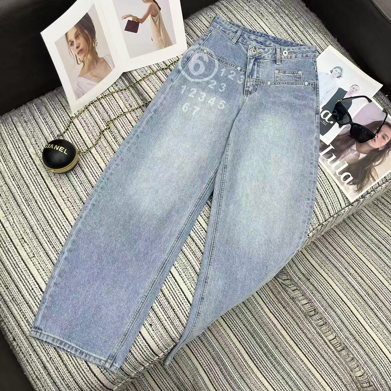 MM6 Curved Wide-Leg Pants Light Wash Baggy Denim 387961