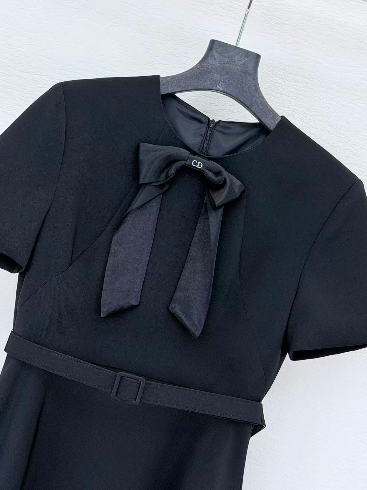 CD Mid-Length Belted Dress Black Wool and Silk