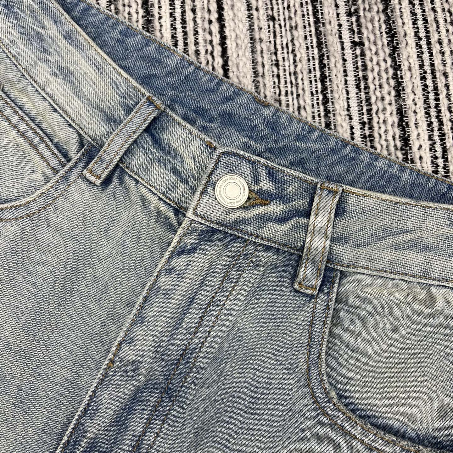 MM6 Capri Pants Light Wash Baggy Denim 387957