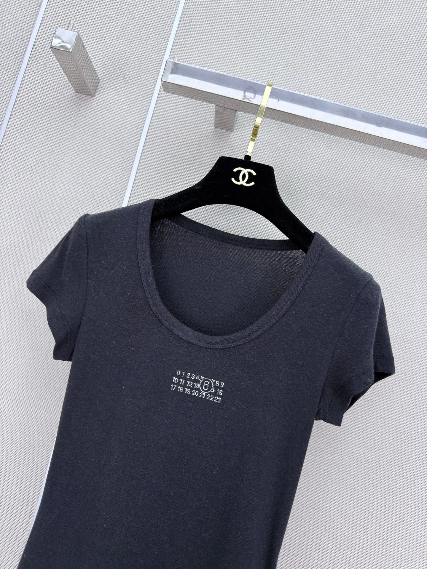 MM6 Rhinestone Letter Short-Sleeved T-Shirt Black Cotton 387956