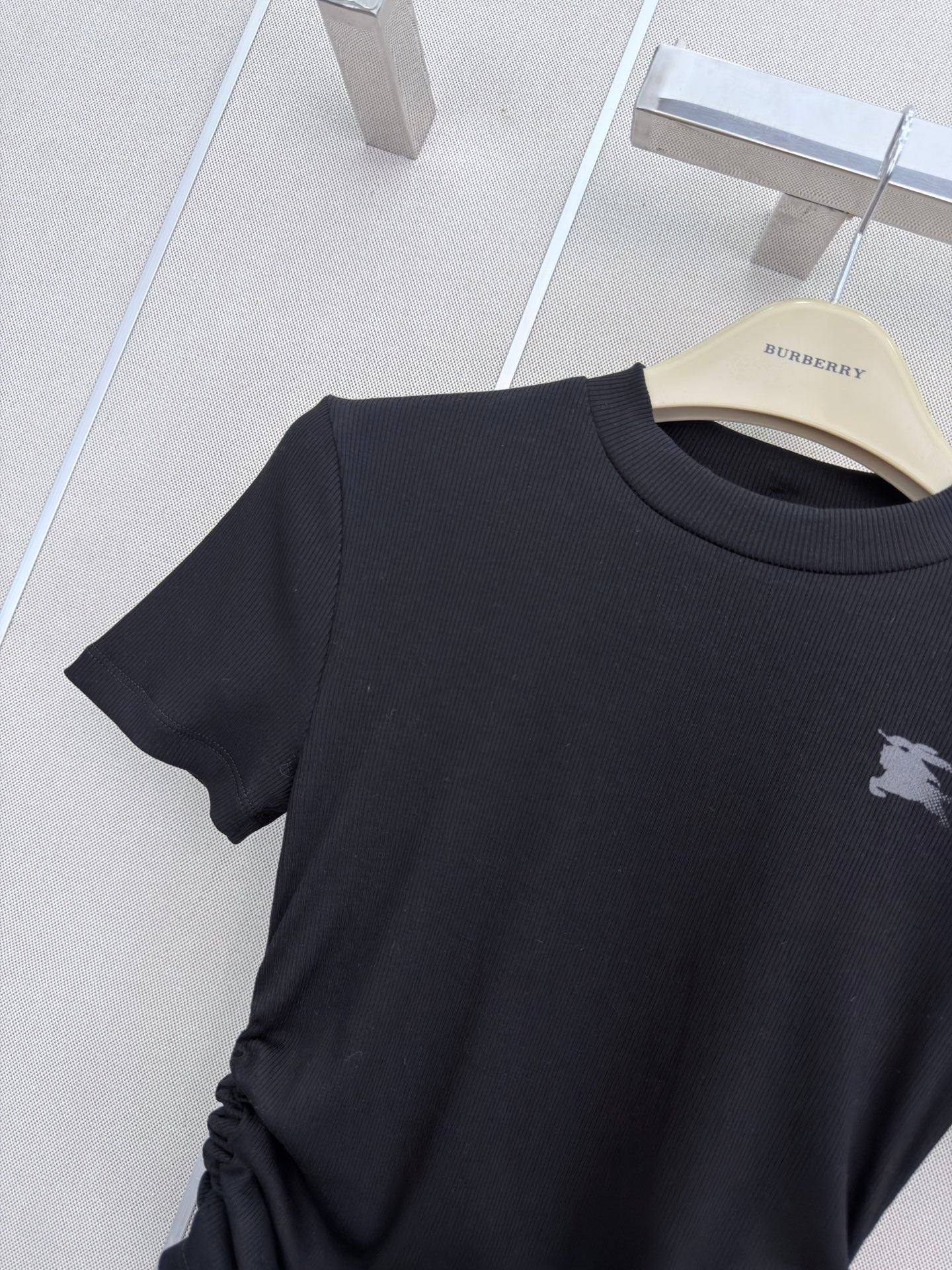 Burberry Equestrian Knight T-Shirt Black Cotton