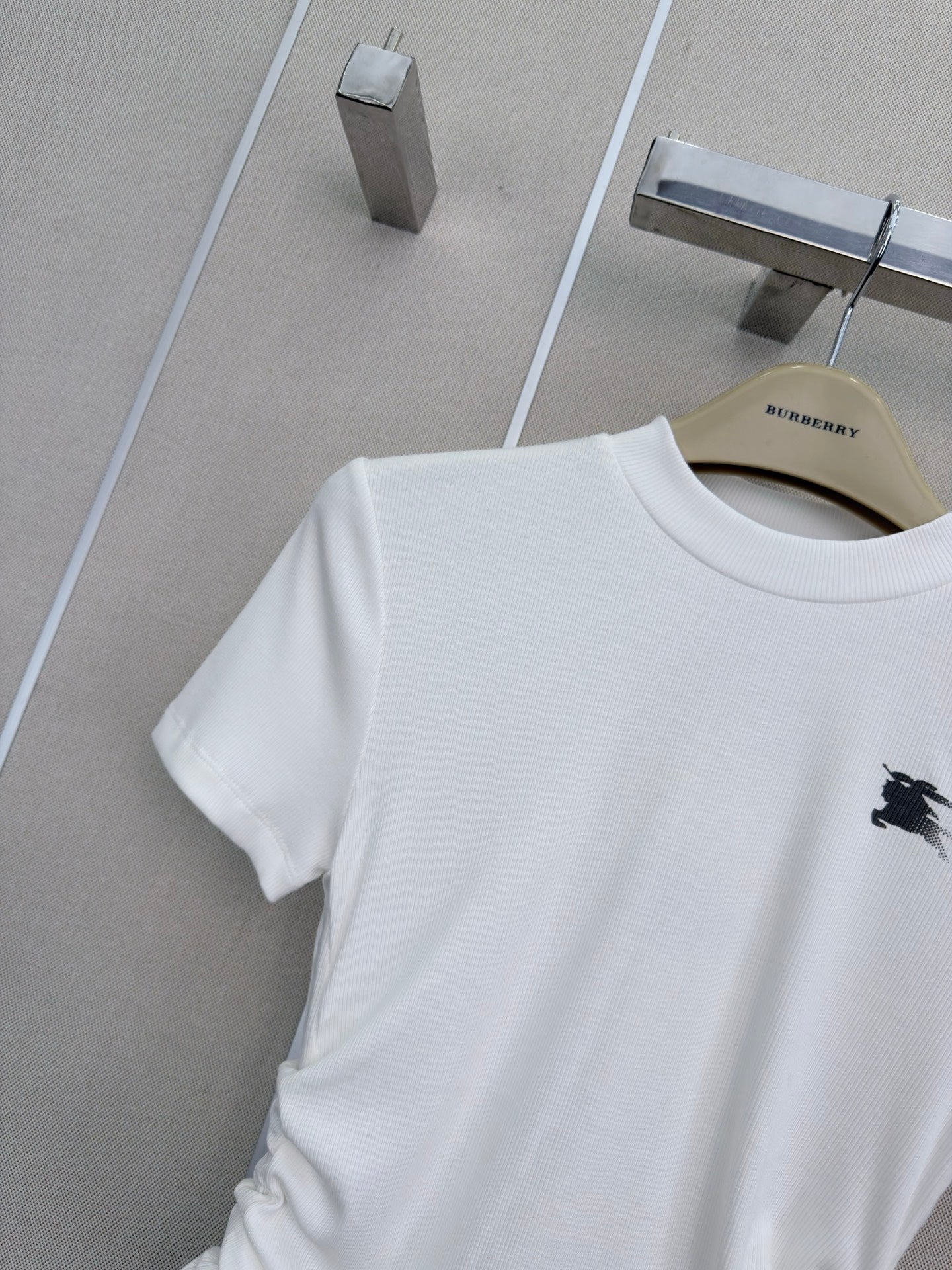Burberry Equestrian Knight T-Shirt White Cotton