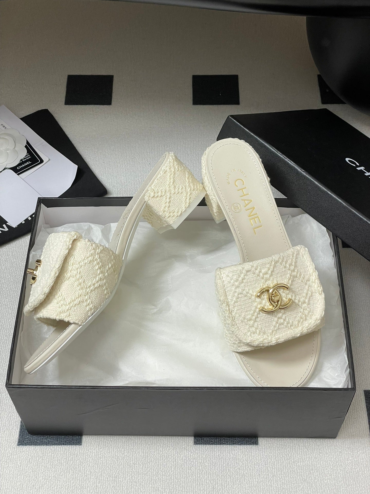 CC 25S Buckle Bag Mule Sandal 50mm White Fabric and Sheepskin 247601