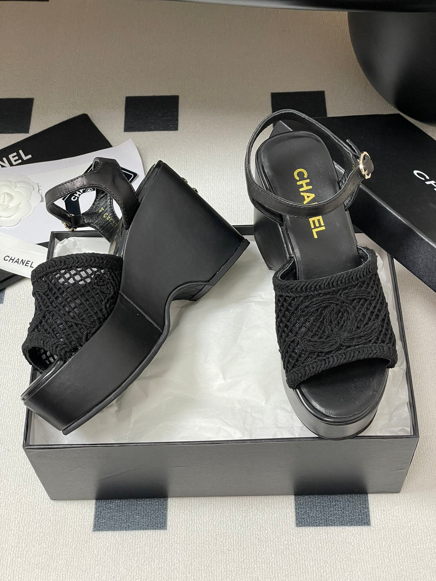 CC 25S Small Wedge Thick-Soled Sandal 10cm Black Woven 247606