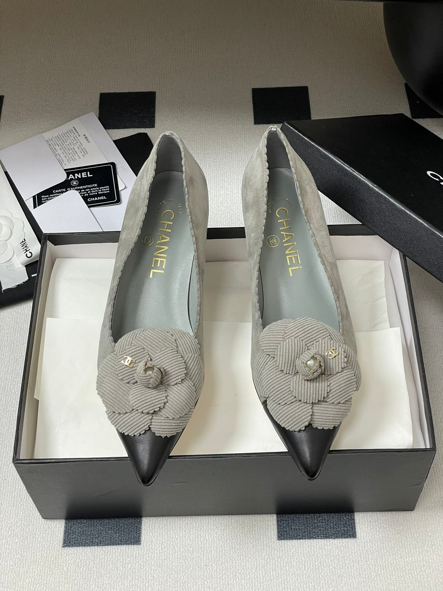 CC 25C Classic Camellia Pointed High Heels Pump 35mm Grey Suede 247611