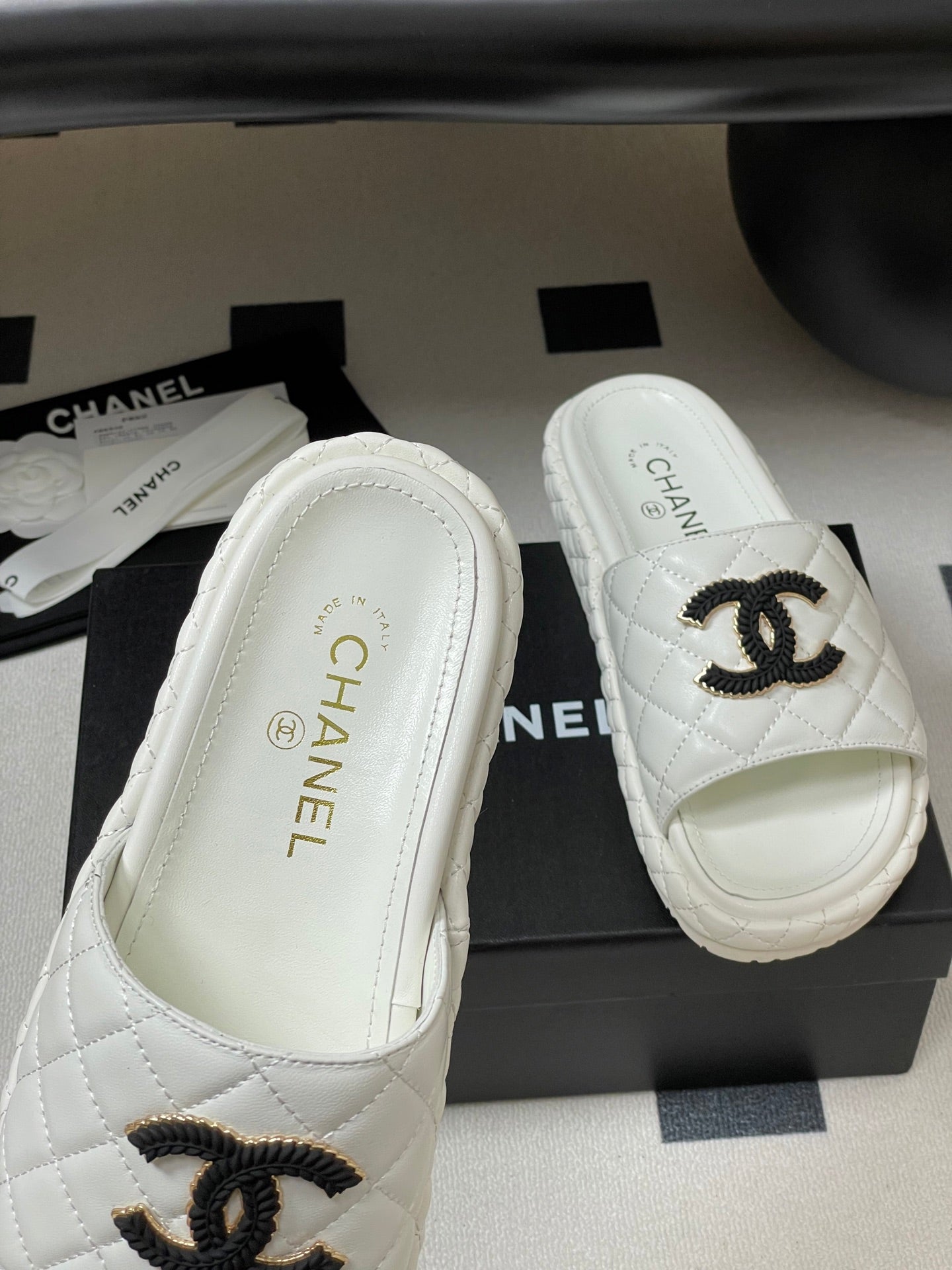 CC 25SS Double C Buckle Thick-soled Mule Sandals White Lambskin 319710