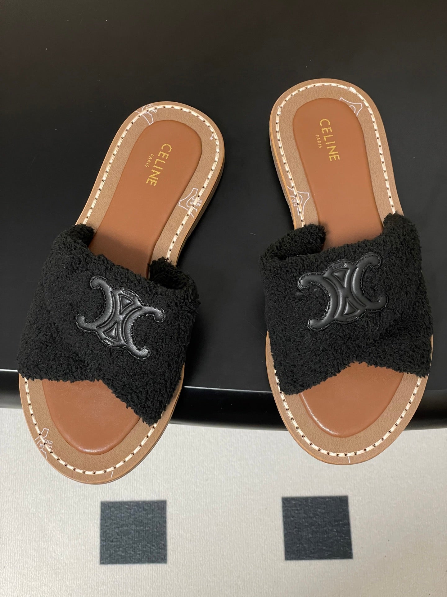 CL 25s Lympia Twisted Sandal Black Brown Sheepskin Plush Cloth 416658