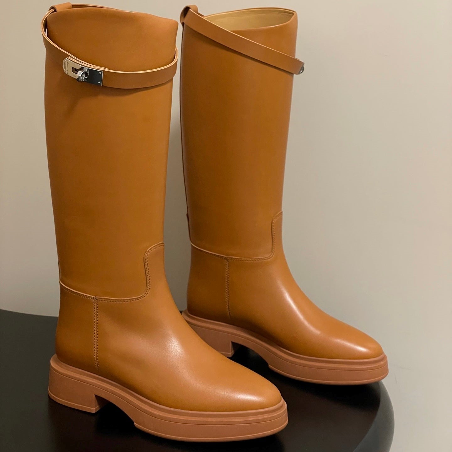 HM Jumping Boots Caramel Brown Kelly Buckle Cowhide Leather