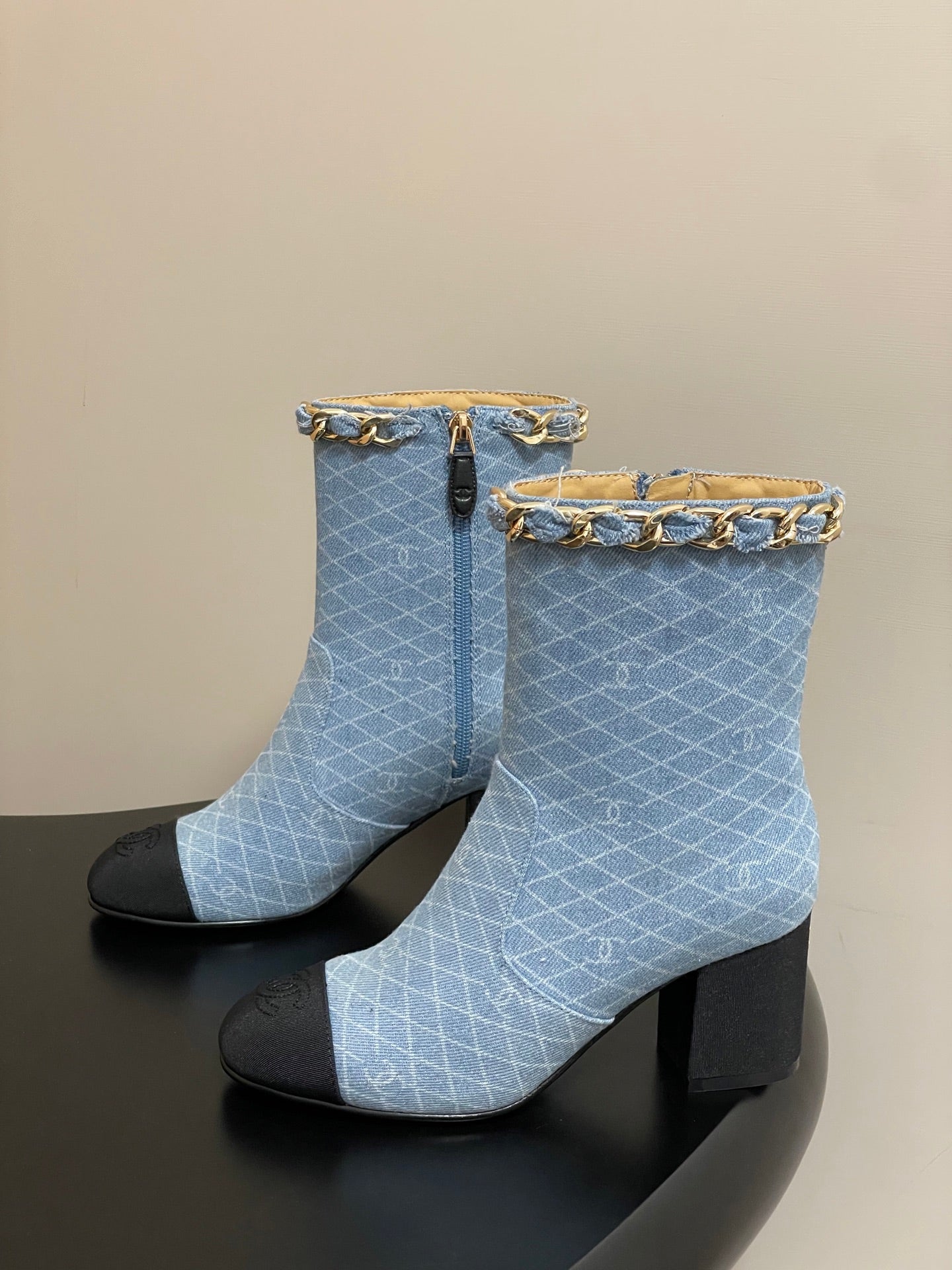 CC 25B Chain Short Boot 70mm Black Light Blue Denim 423146