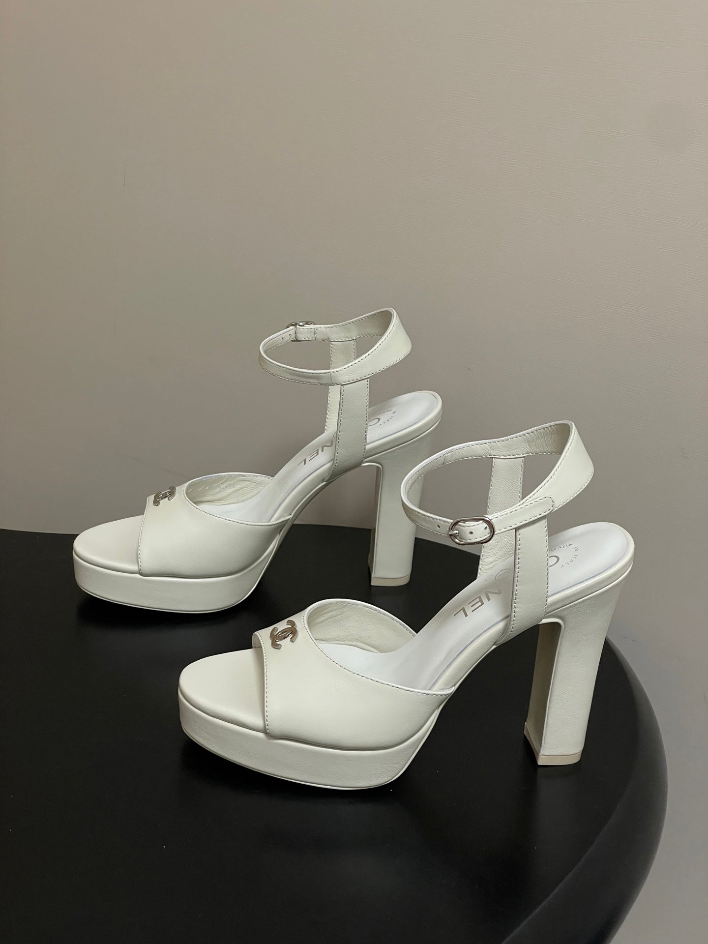 CC 26SS Platform Sandals 120mm White Double C Sheepskin 632571