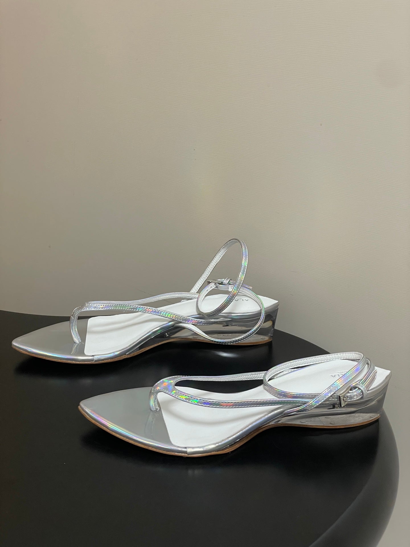 Alaia Invisible Thong Sandals 3cm Sliver Patent Leather 835285