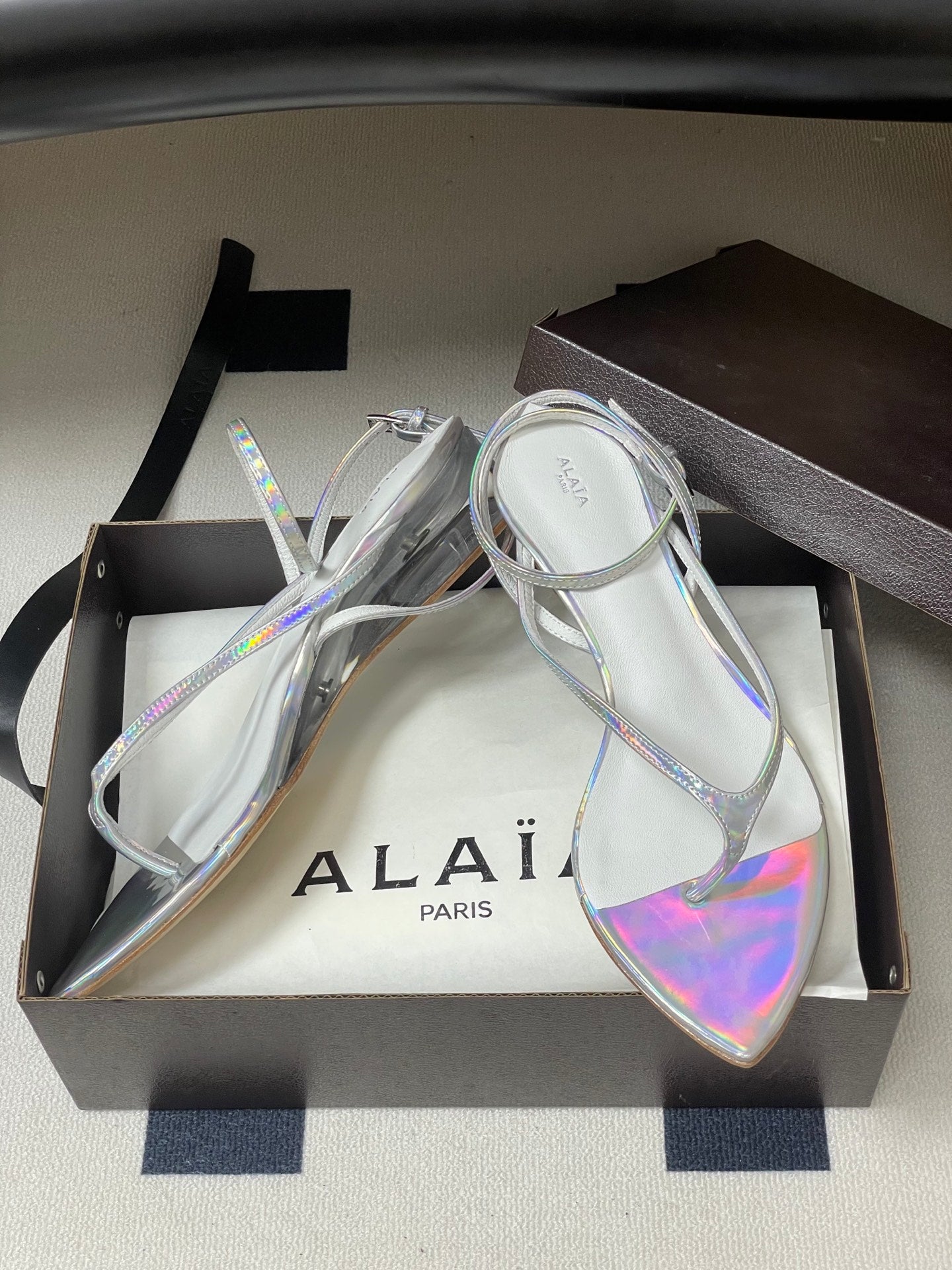 Alaia Invisible Thong Sandals 3cm Sliver Patent Leather 835285