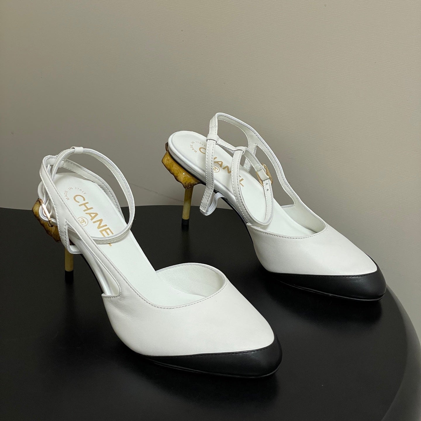 CC 26s Slingback 8.5cm White Leather 834722