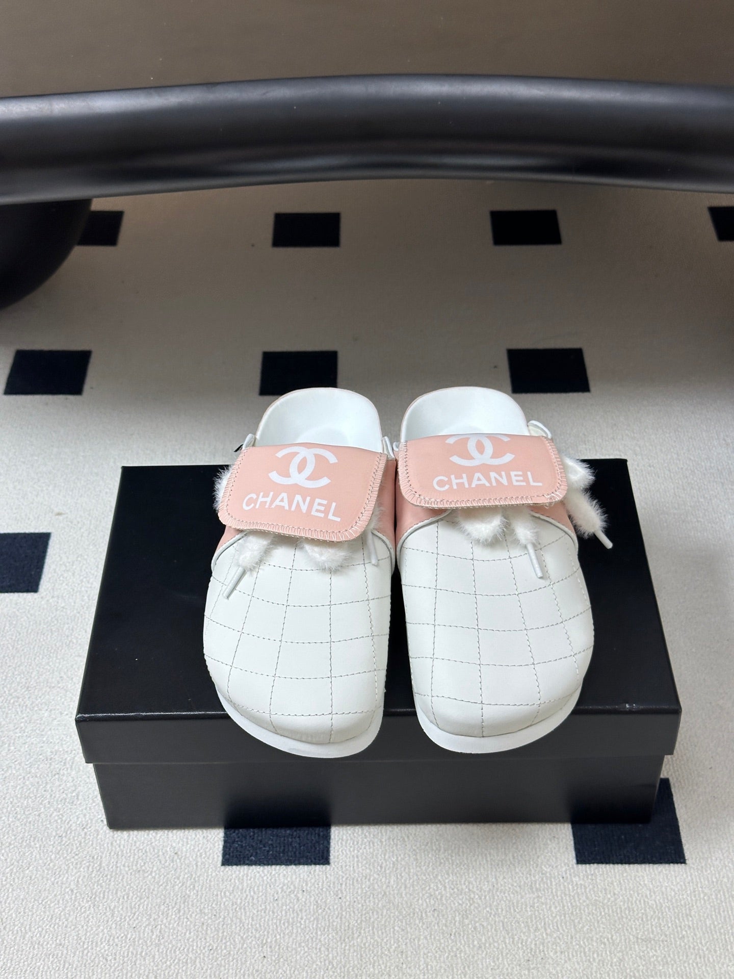 CC 26s Mules Light Pink White Quilted Leather Shearing 952553