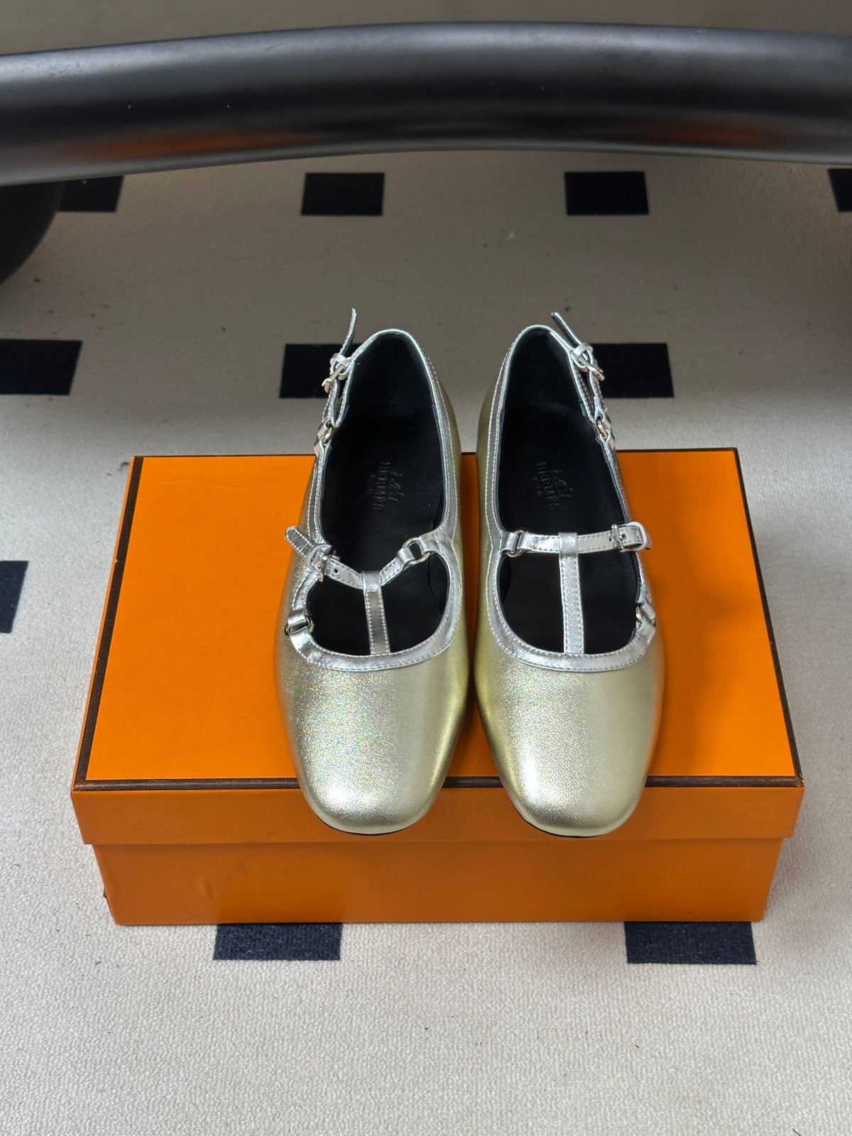 HM 26s Neometis Ballet Flats 0.5cm Gold Leather 185813